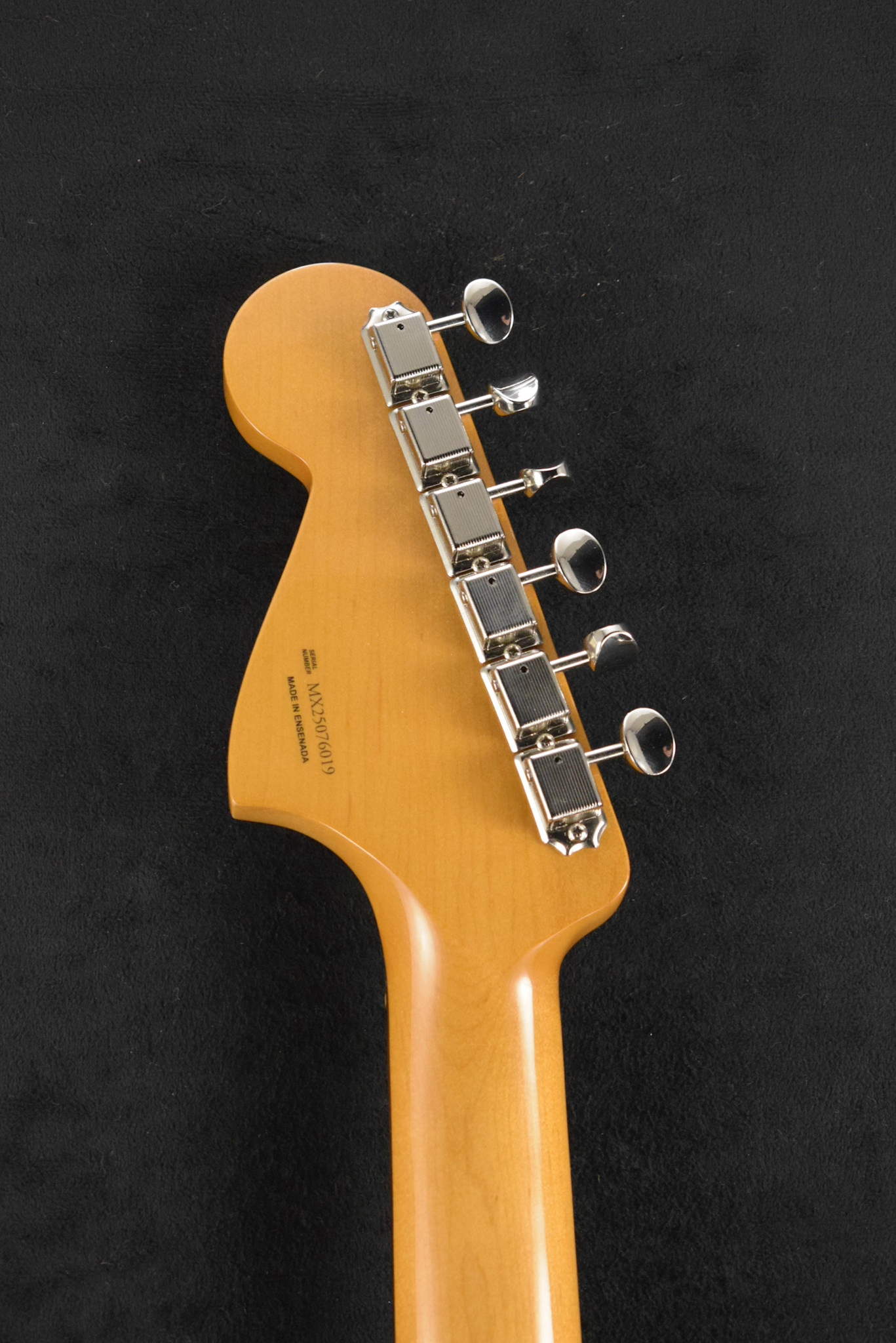 Fender Fender Vintera II '60s Bass VI Fiesta Red Rosewood Fingerboard