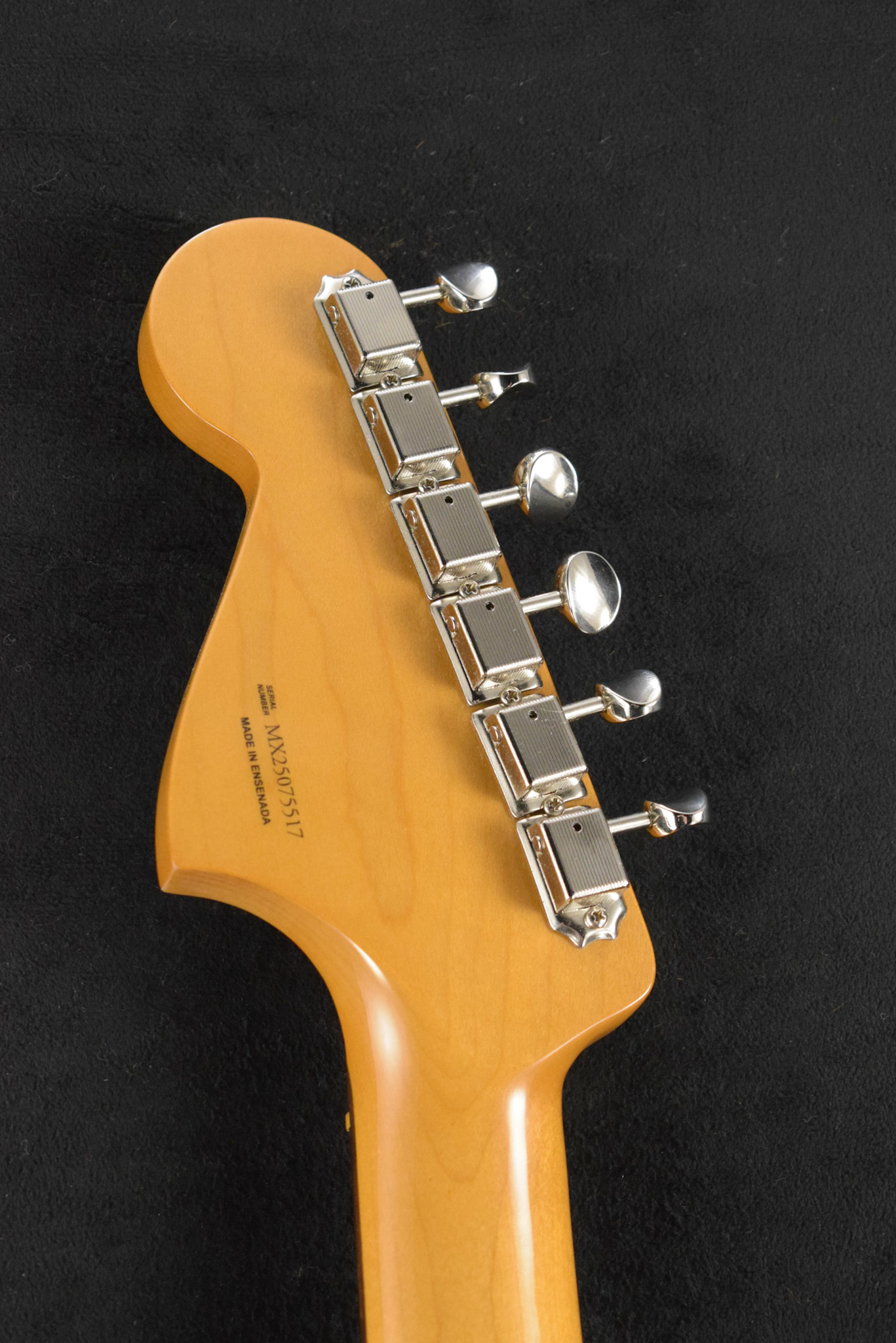 Fender Fender Vintera II '60s Bass VI Fiesta Red Rosewood Fingerboard