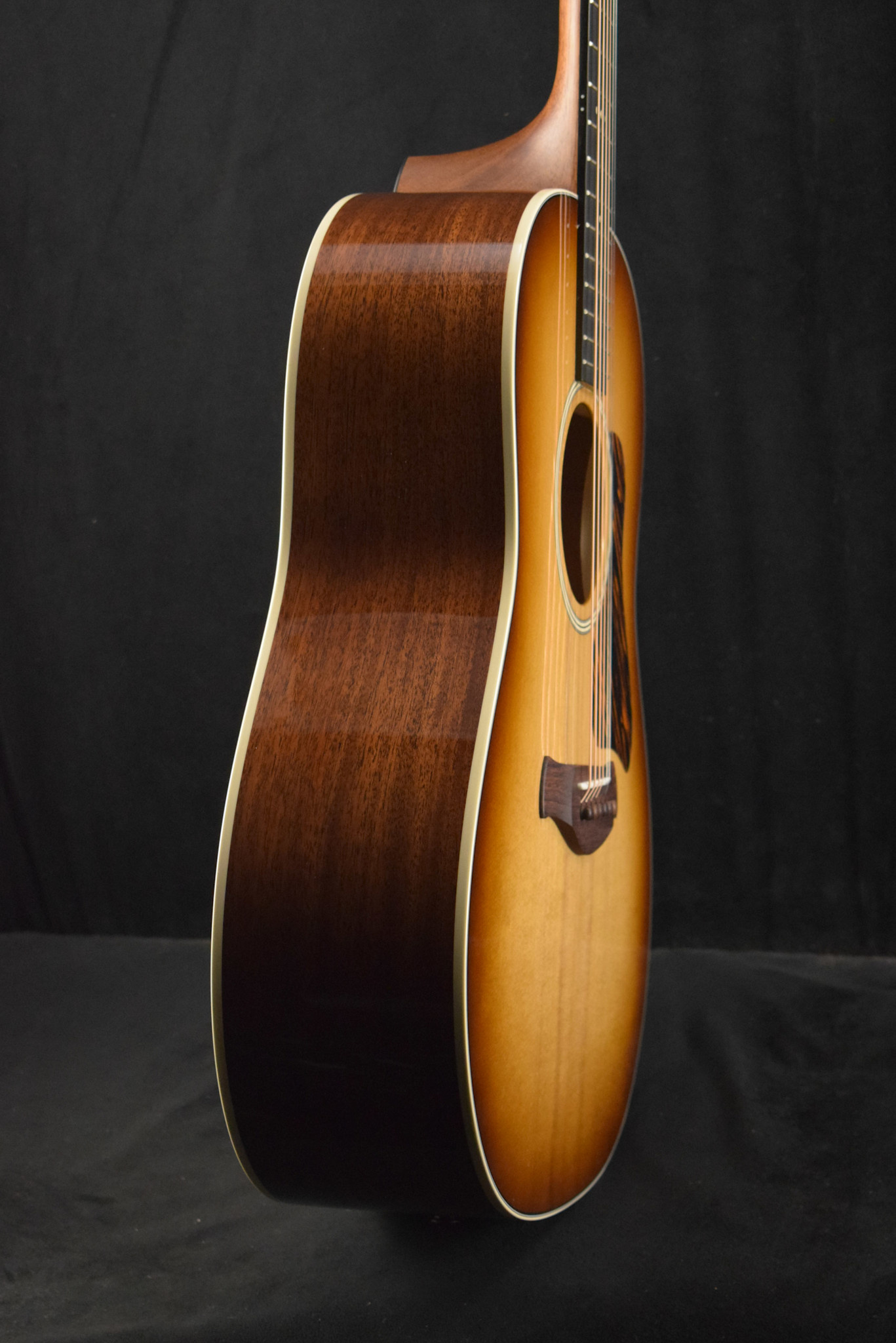 Taylor Taylor Gold Label 517e SB Sunburst w/ Firestripe Pickguard