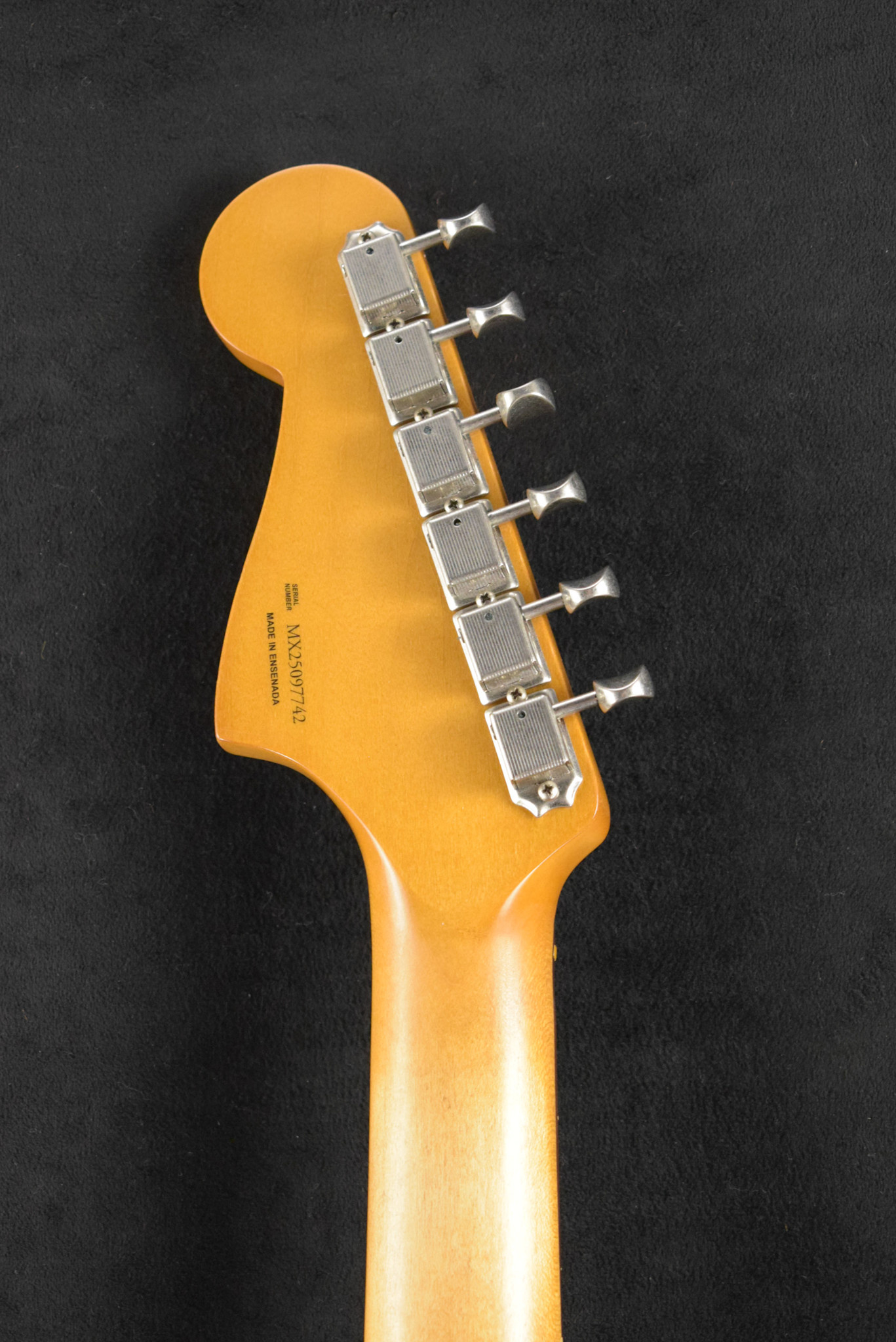 Fender Fender Limited Edition Vintera II Road Worn '50s Jazzmaster 3-Color Sunburst Rosewood Fingerboard
