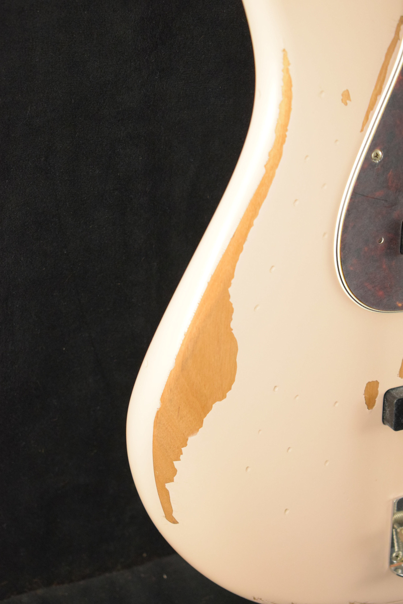 Fender Fender Flea Jazz Bass Roadworn Shell Pink Rosewood Fingerboard