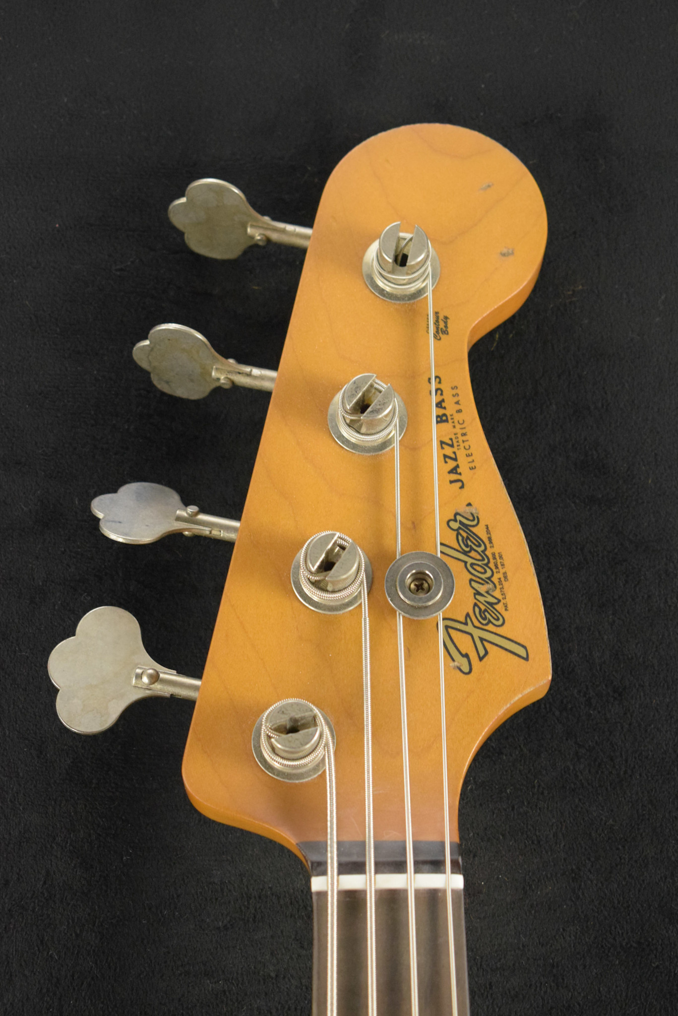 Fender Fender Flea Jazz Bass Roadworn Shell Pink Rosewood Fingerboard