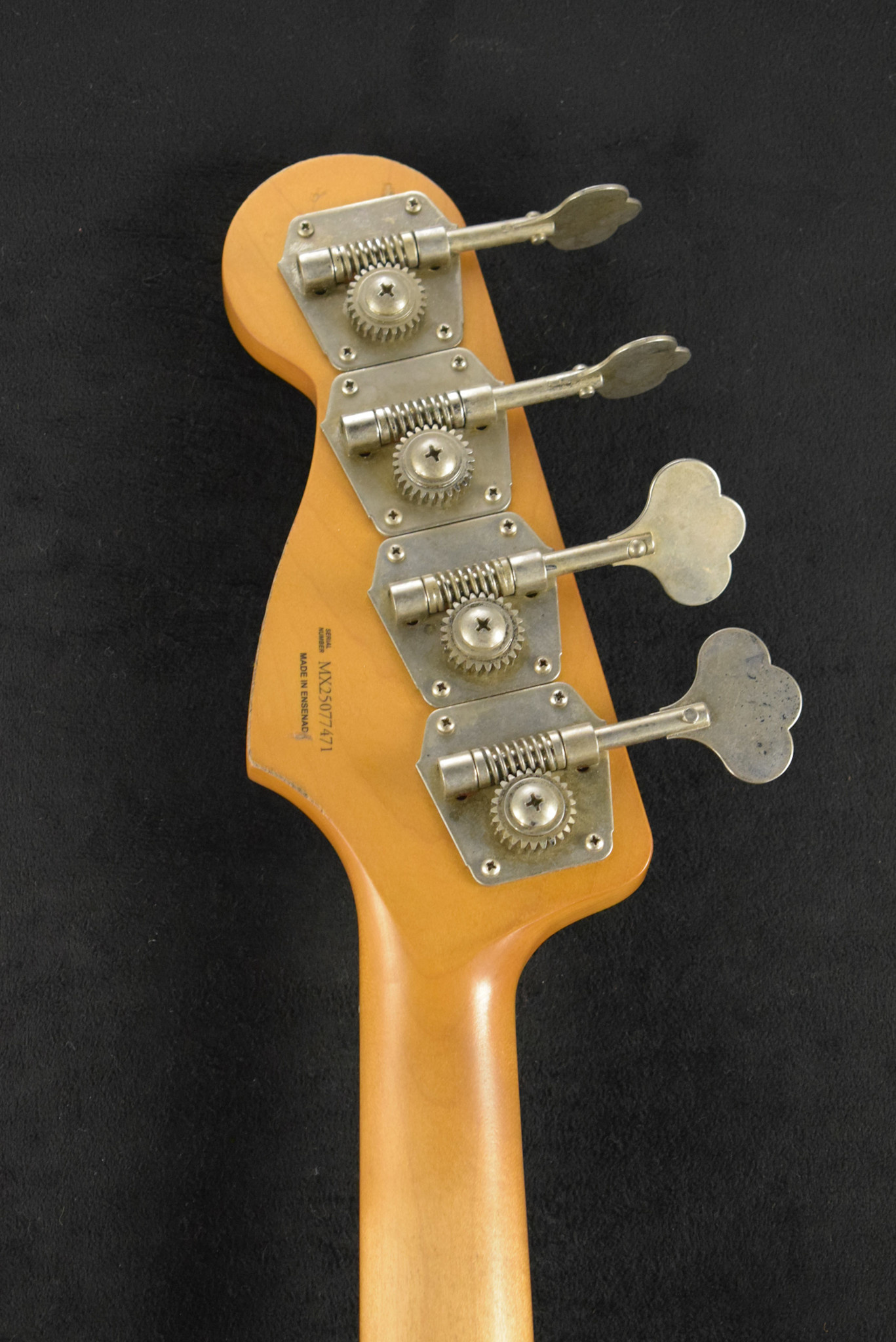 Fender Fender Flea Jazz Bass Roadworn Shell Pink Rosewood Fingerboard