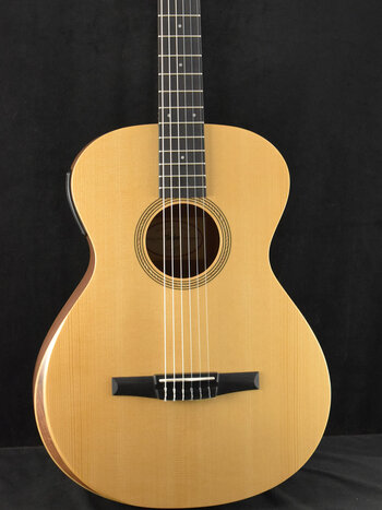 Taylor Taylor Academy 12e-N Nylon-String Acoustic-Electric Natural