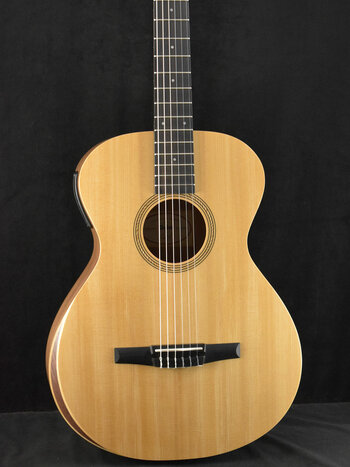 Taylor Taylor Academy 12e-N Nylon-String Acoustic-Electric Natural