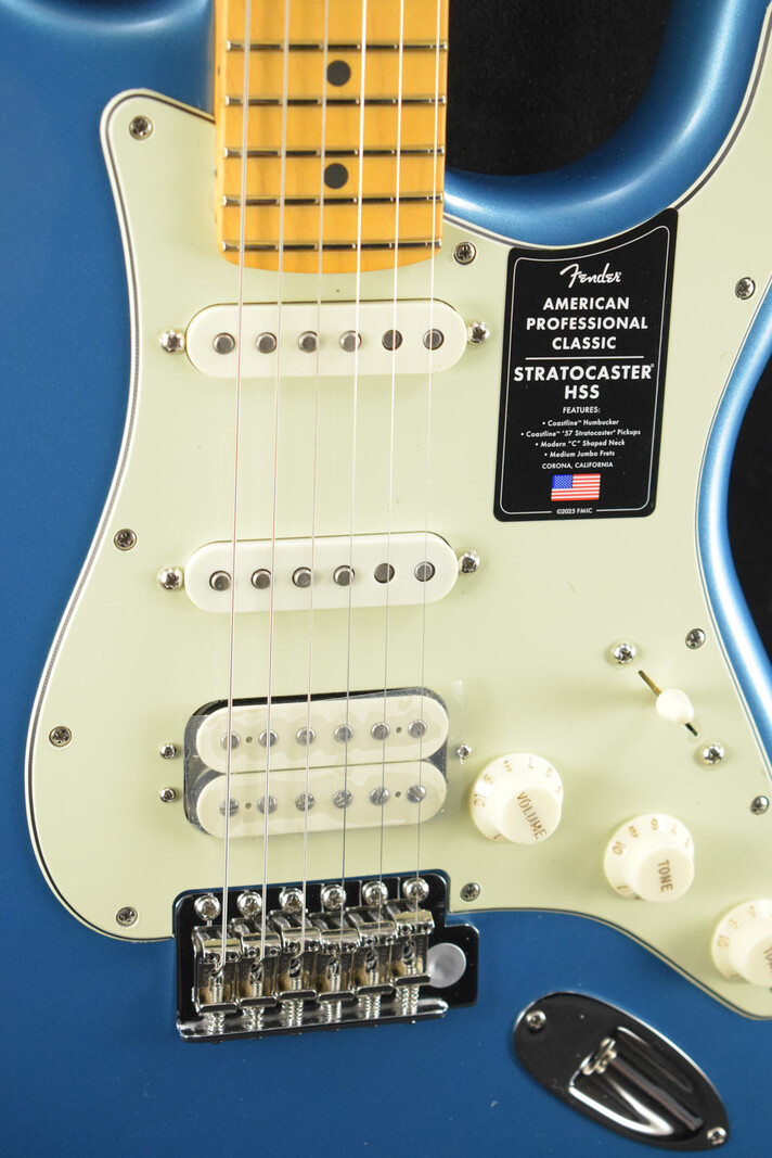 Fender Fender American Professional Classic Stratocaster HSS Faded Lake Placid Blue Maple Fingerboard