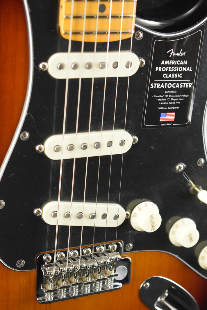 Fender Fender American Professional Classic Stratocaster 3-Color Sunburst Maple Fingerboard
