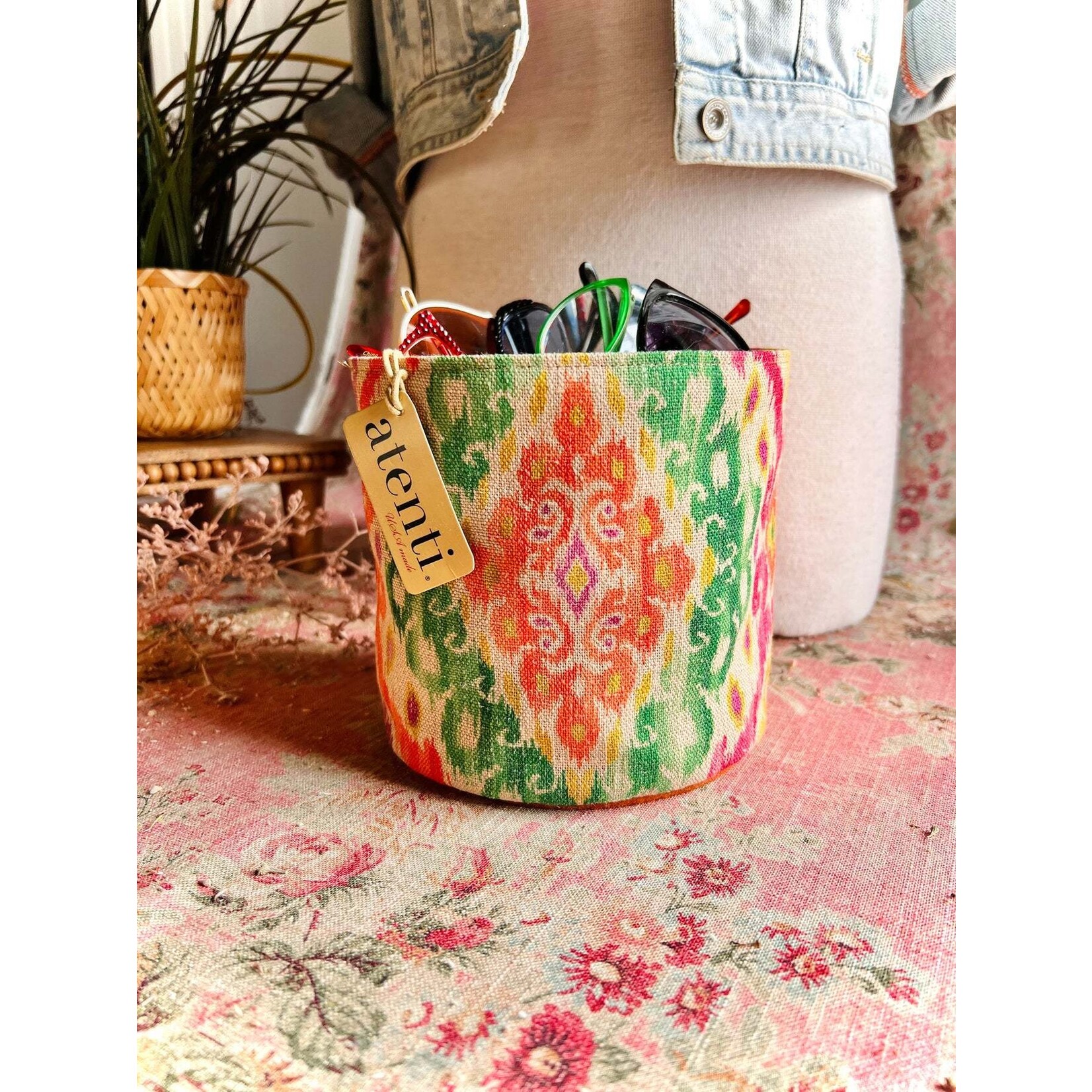 Atenti, Inc. Mango Tiny Tucker