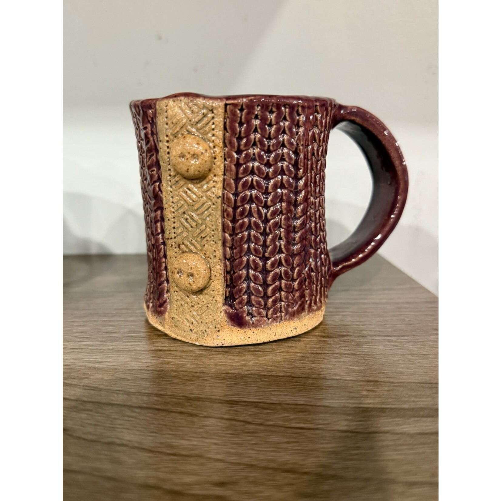 DY Pottery Knit Mug w Buttons