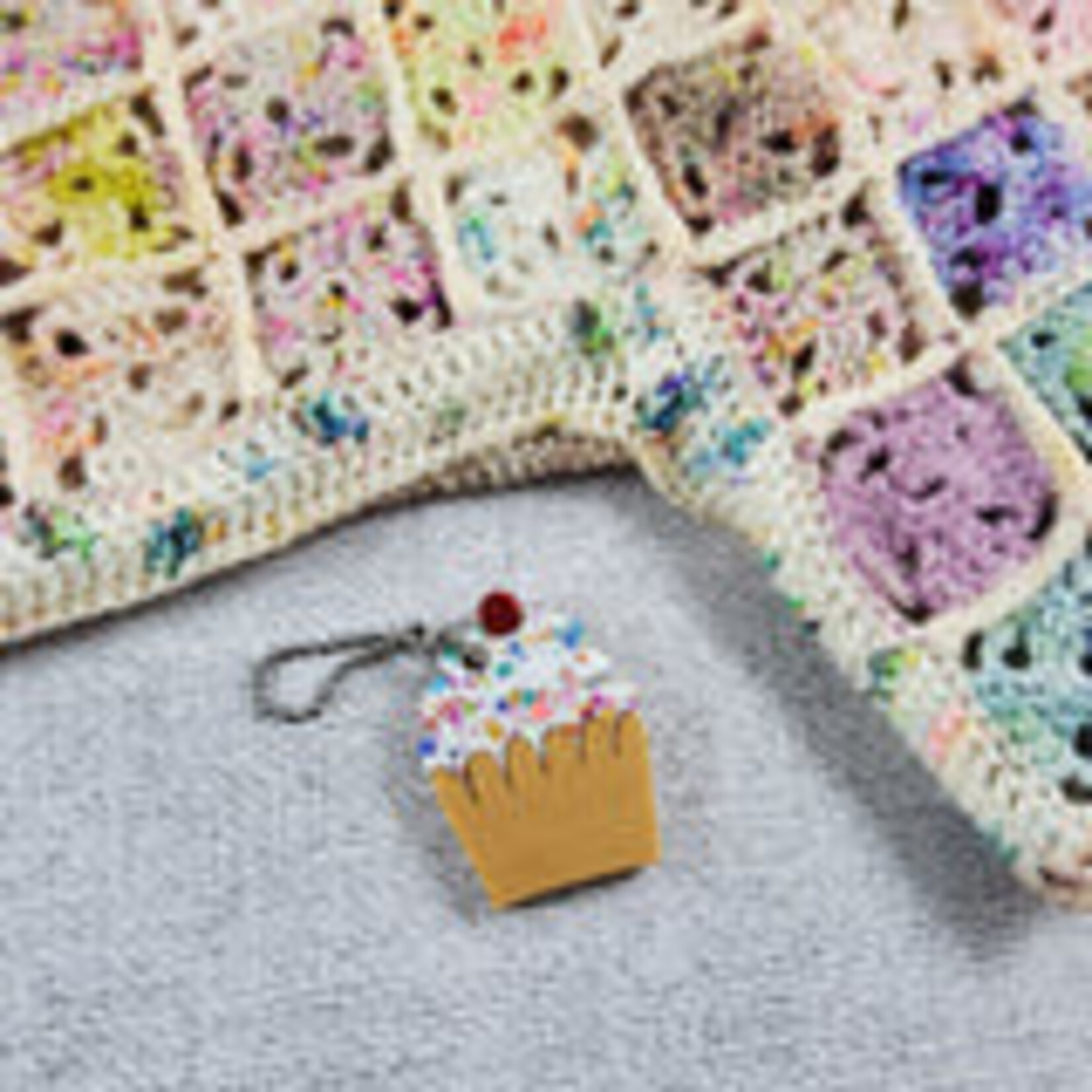 Katrinkles Cupcake Yarn & Thread Cutter