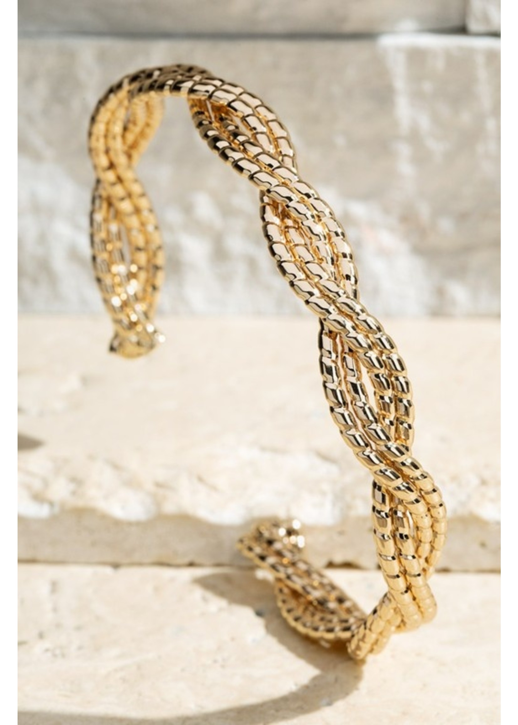 Chic BrassIntertwined Cuff Braclet-Gold