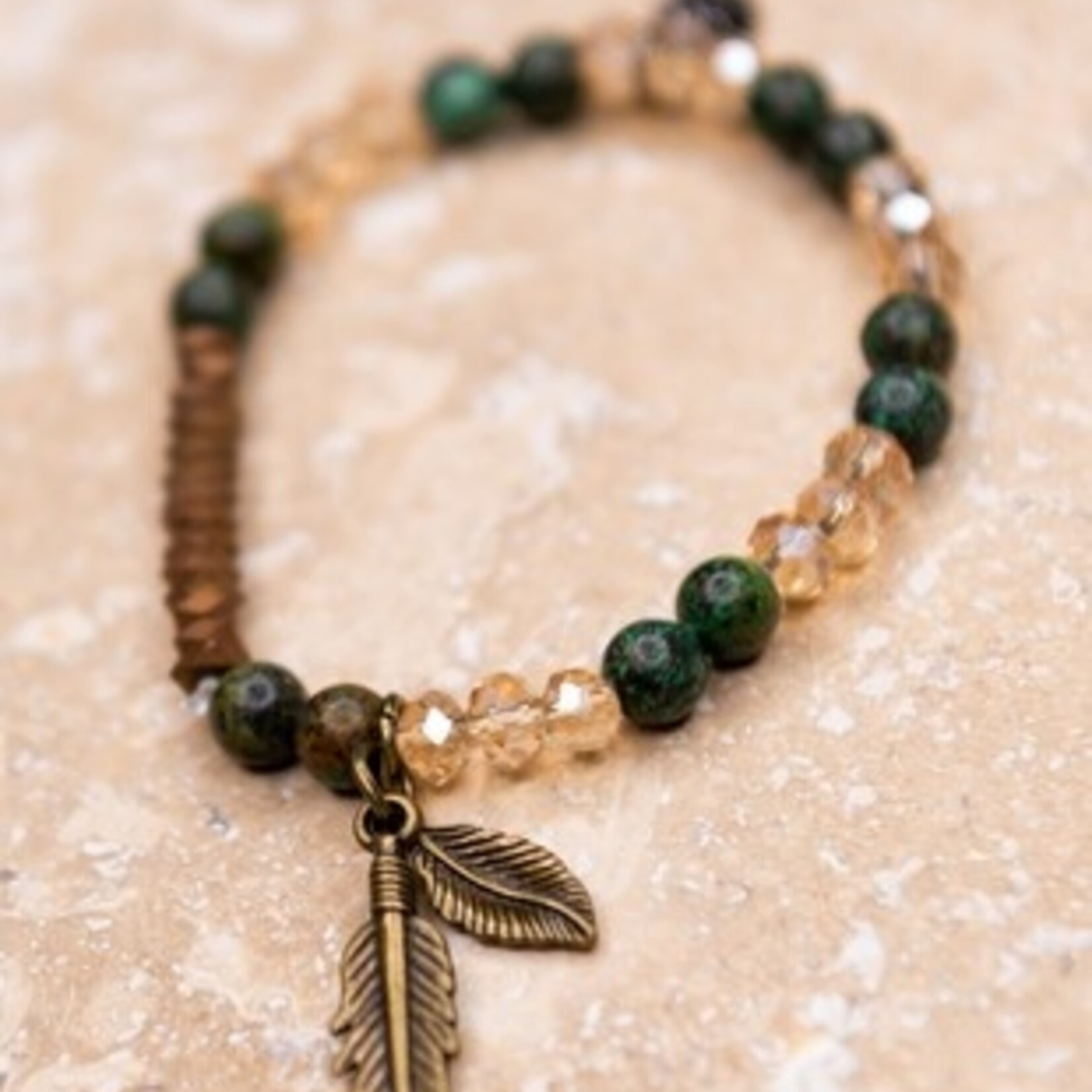 Beaded Elastic Braclet w/feather charm Green