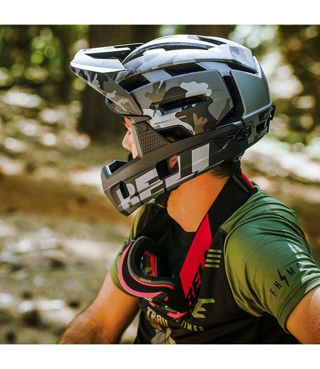 men with a mountain bike helmet with removable chin bar