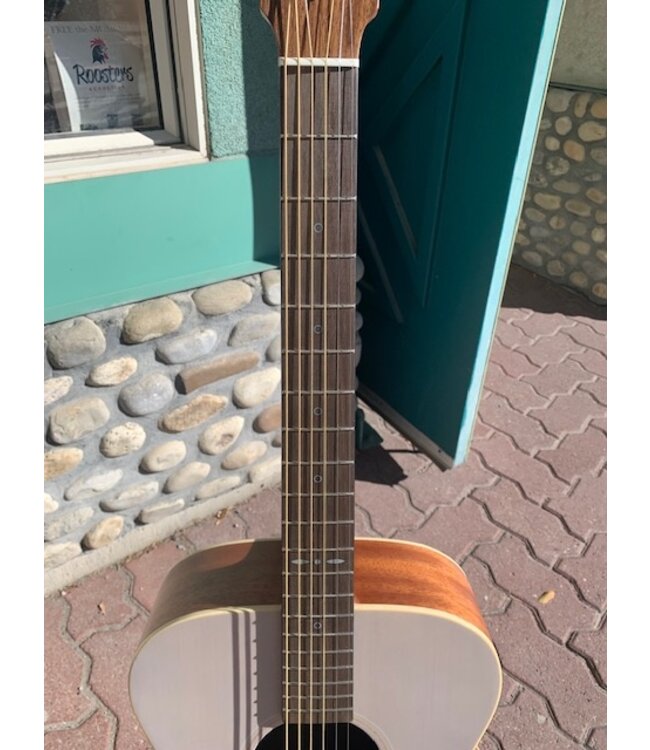 Yamaha Storia I Folk Acoustic: Off-White (Semi-Gloss)