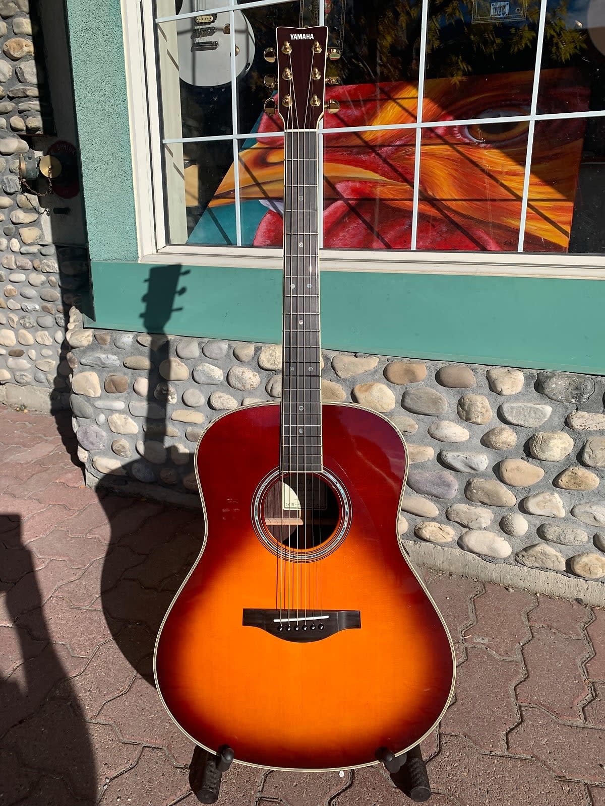 Yamaha LL-TA Trans Acoustic Brown Sunburst w/case