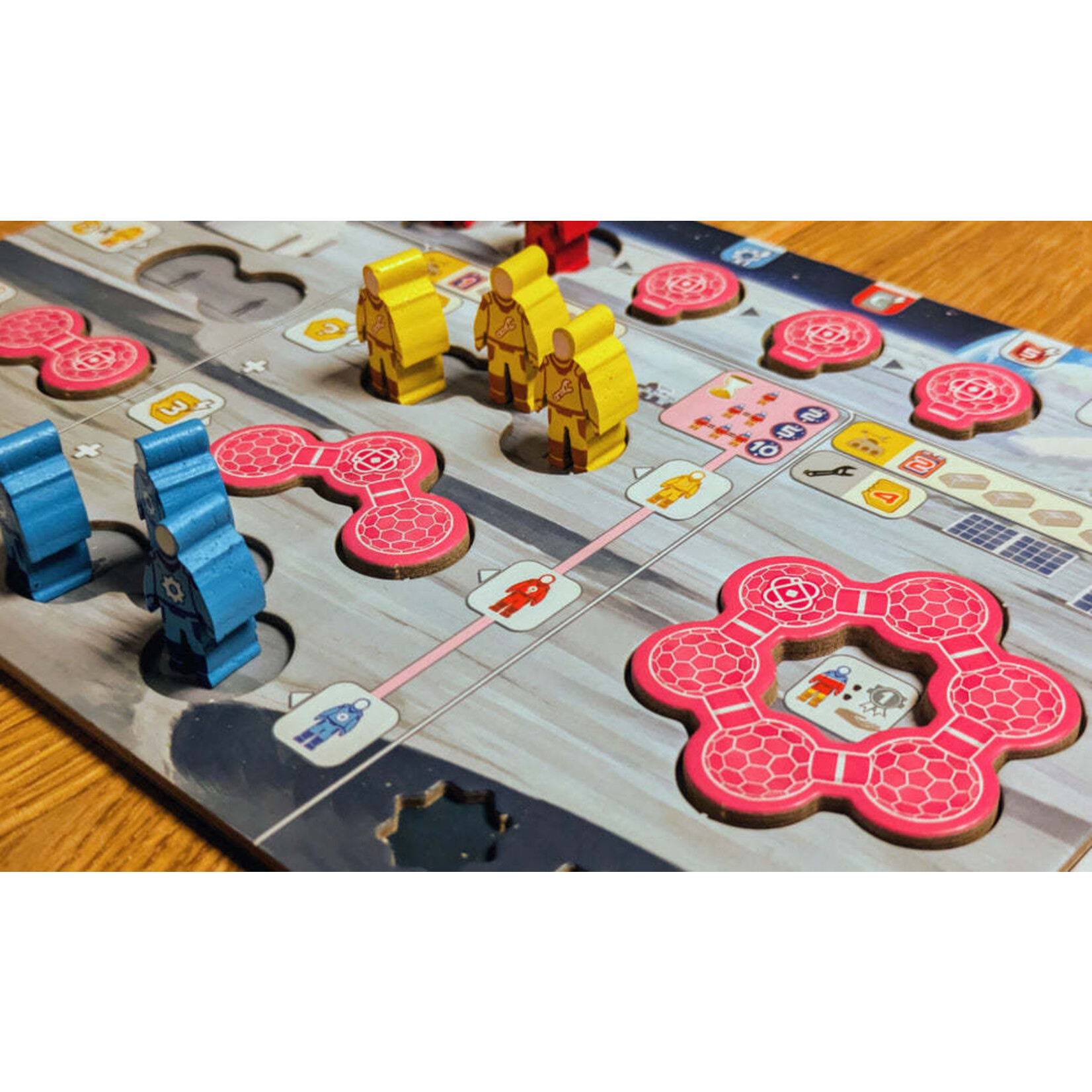 Pandasaurus Games Shackleton Base