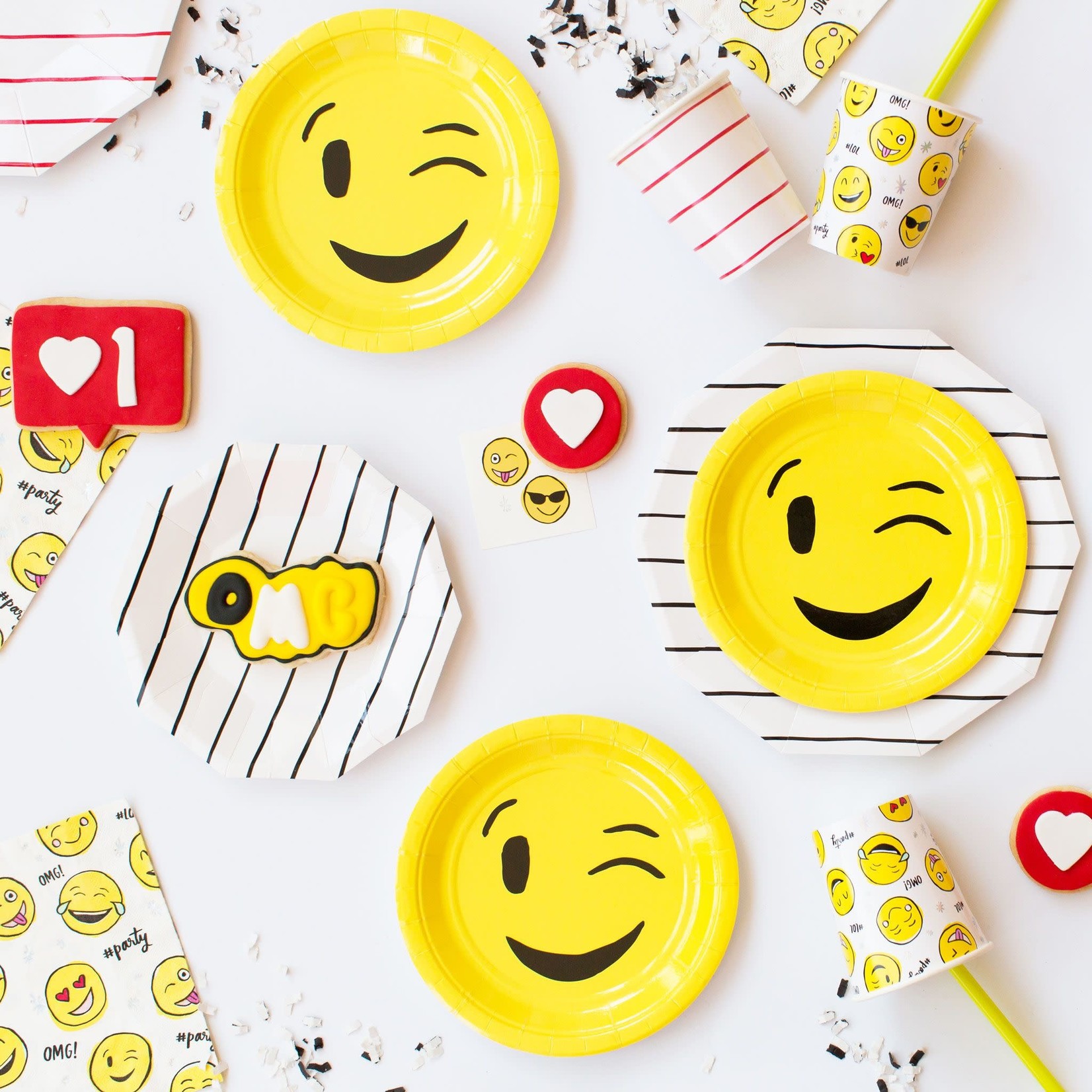 Creative Twist Events Emoji Large Napkins