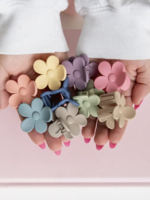 Creative Twist Events Flower Claw Clips