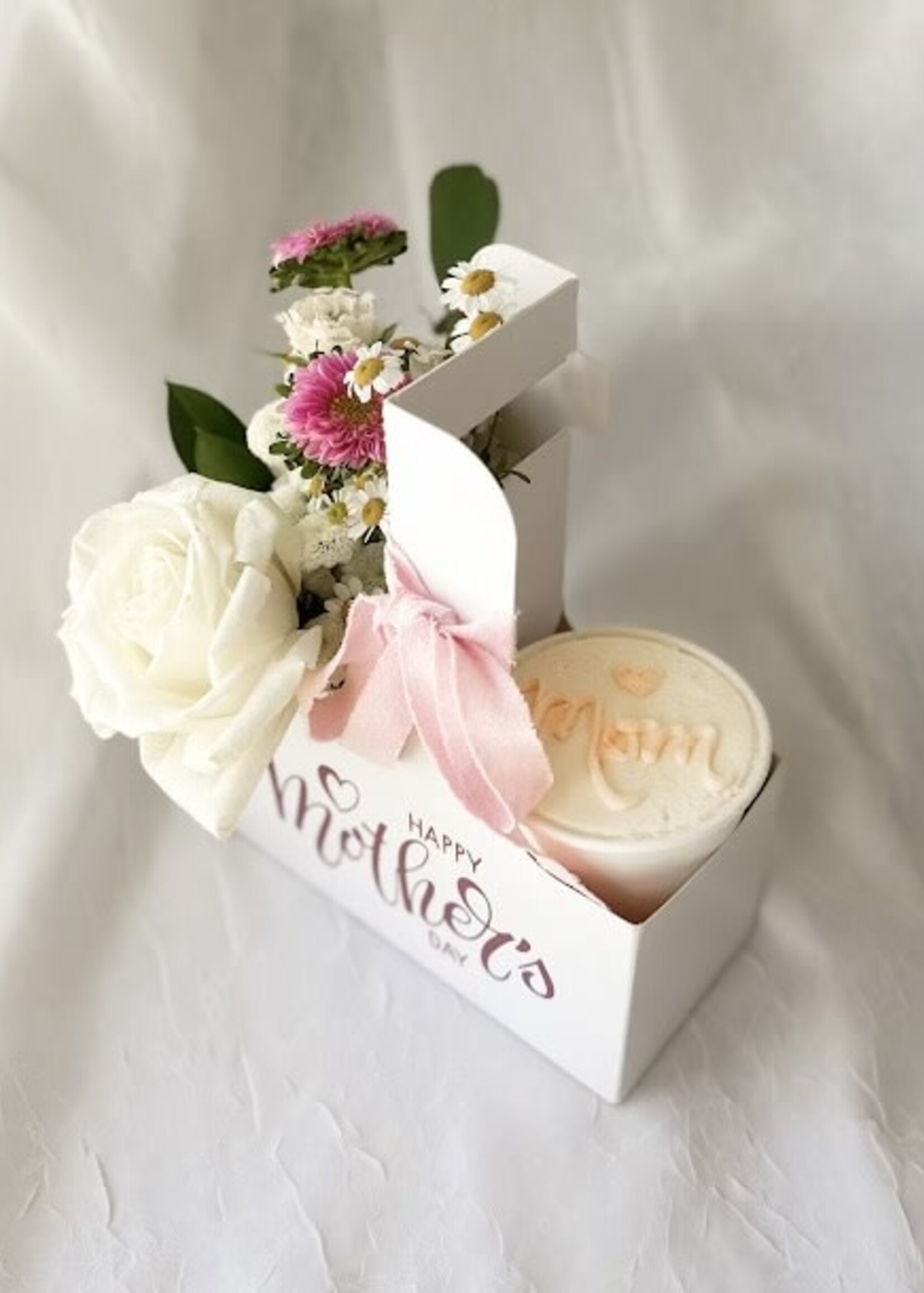 Creative Twist Events Mother’s Day Cake & Flowers to-go
