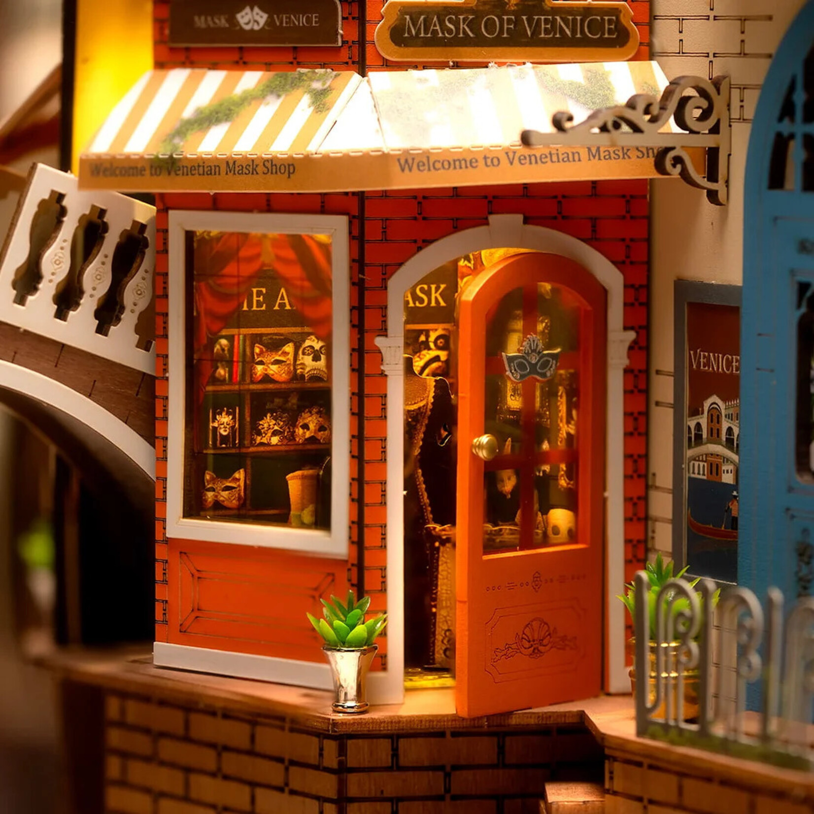 Robotime The Town of Venice Book Nook & Wonderland