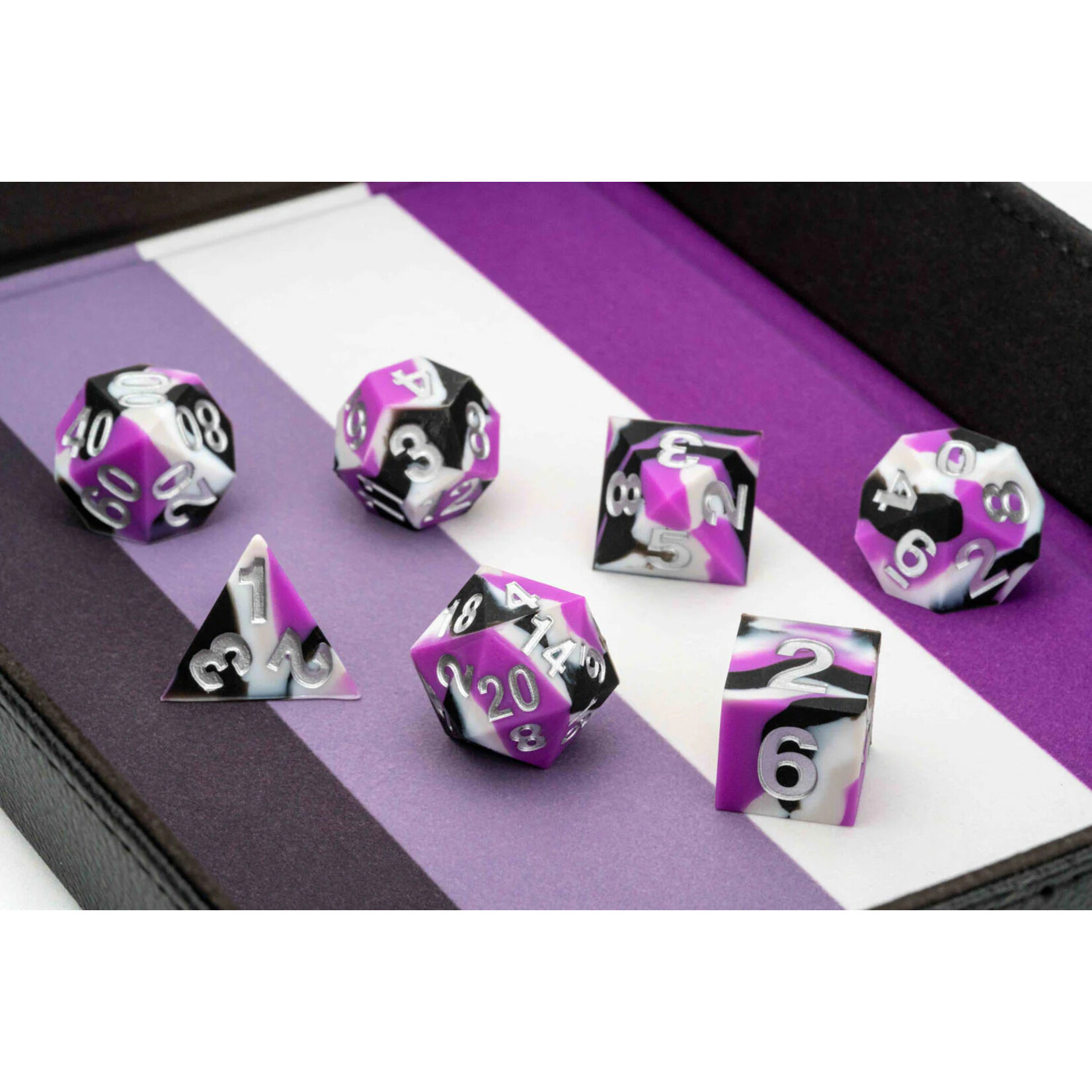 Fanroll by Metallic Dice Games 7501 Sharp Edge Silicone Rubber Dice Set: Asexual Pride