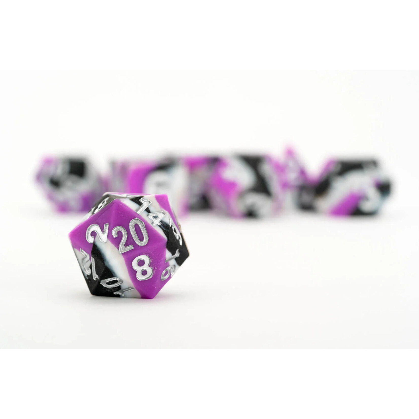 Fanroll by Metallic Dice Games 7501 Sharp Edge Silicone Rubber Dice Set: Asexual Pride