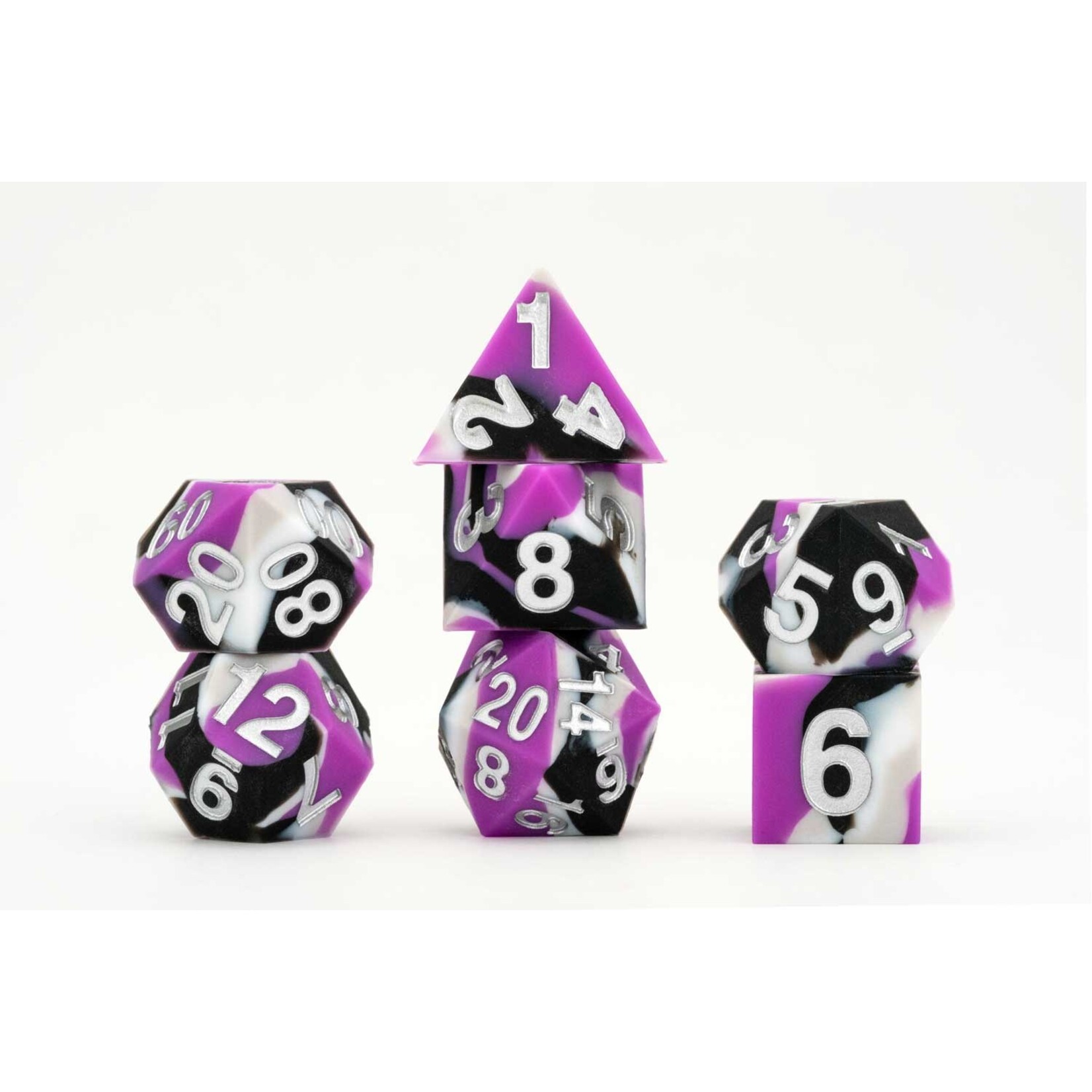 Fanroll by Metallic Dice Games 7501 Sharp Edge Silicone Rubber Dice Set: Asexual Pride