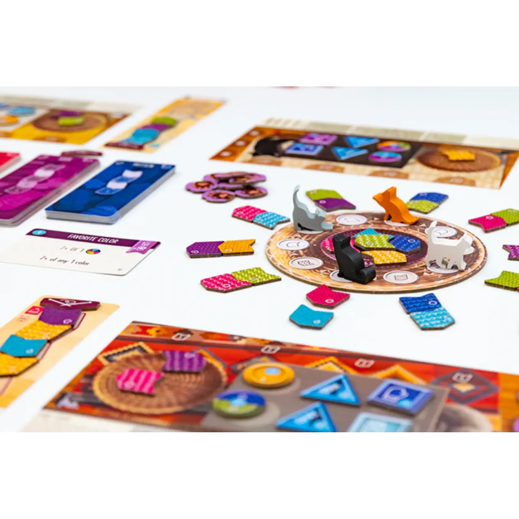 Alderac Entertainment Group (AEG) Knitting Circle A Calico Game