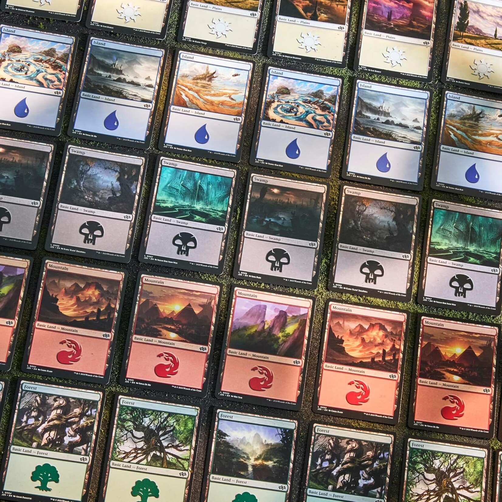 Wizards of the Coast MtG 2025 Land Station