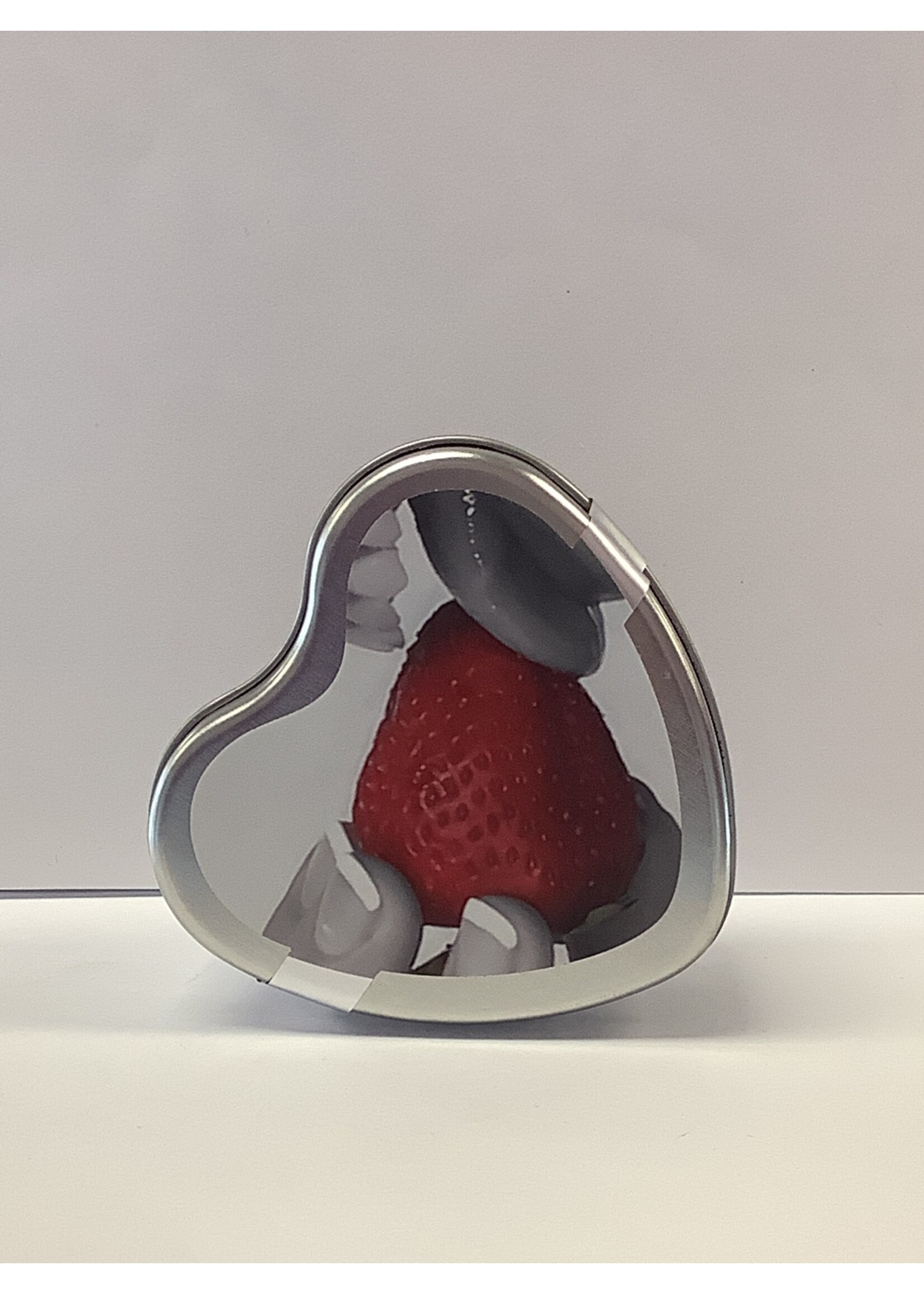 Earthly Body Earthly Body Suntouched Hemp Edible Candle - 4.7 oz Heart Tin Strawberry