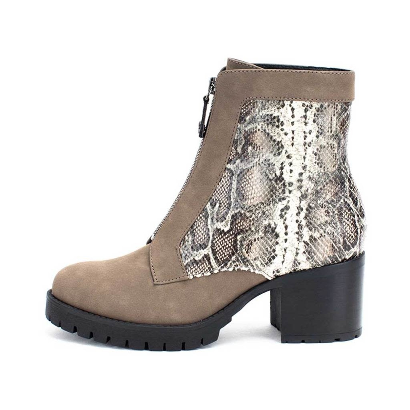 yellow box winter shoes