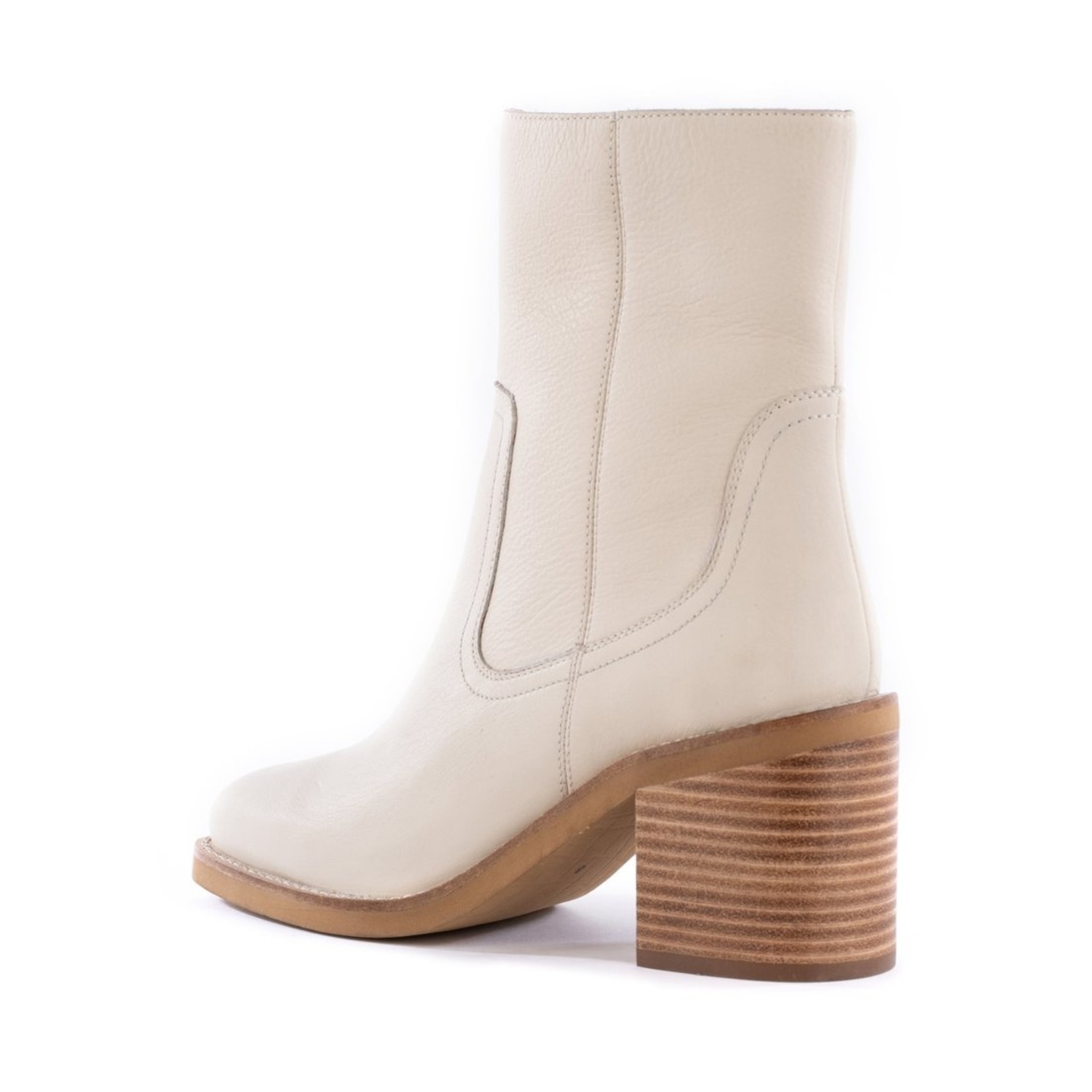 Seychelles Turbulent Off White Leather by Seychelles Size 7 Only