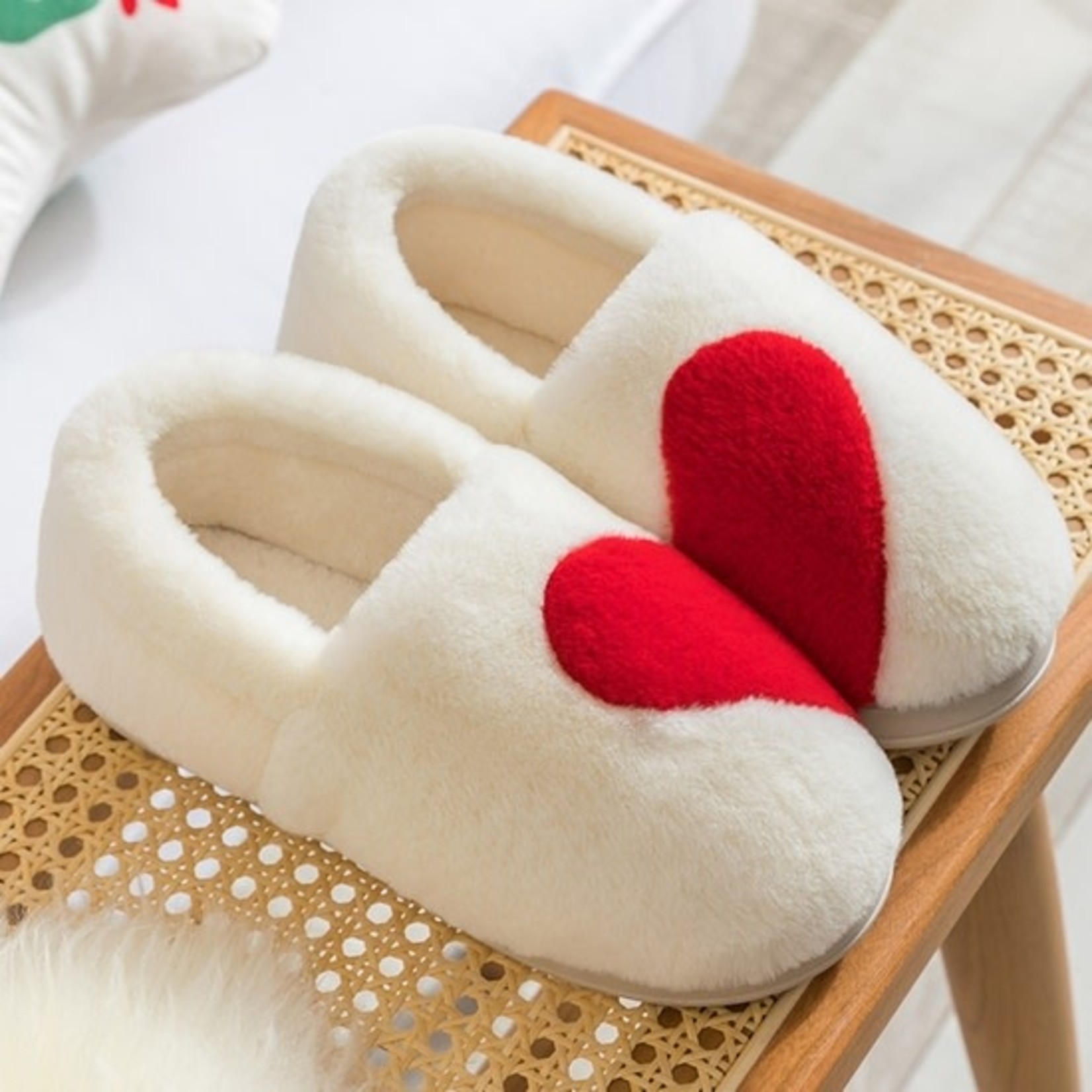 Heart Love warm slippers  White -wrapped heel