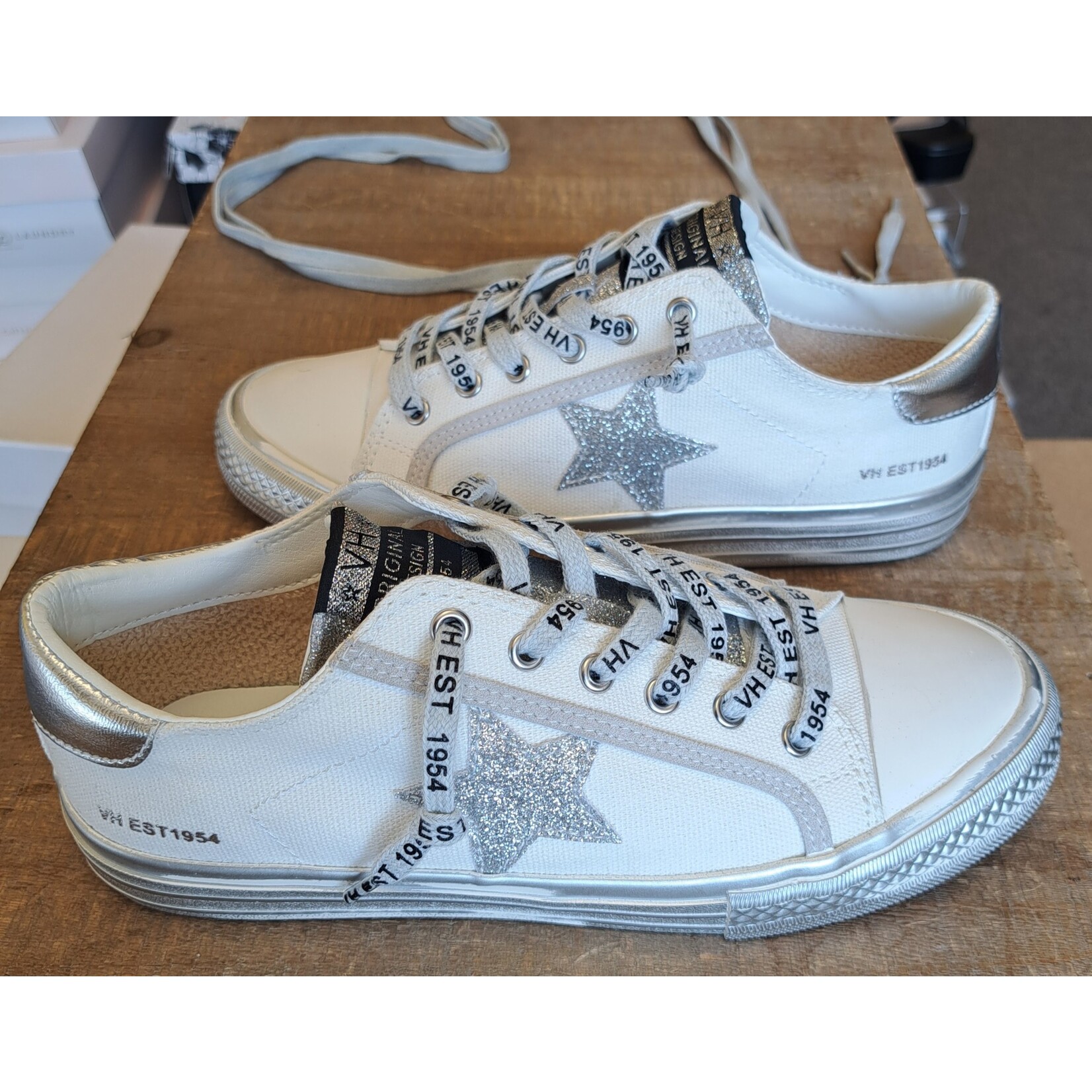 Vintage Havanna Alive 7 in White with Silver Glitter by Vintage Havanna