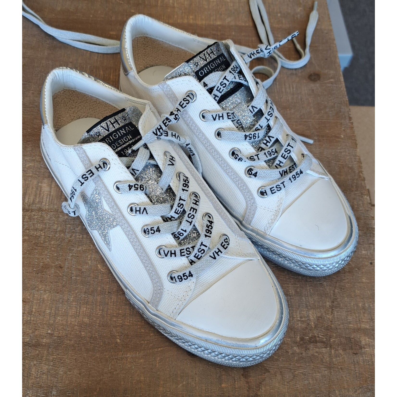 Vintage Havanna Alive 7 in White with Silver Glitter by Vintage Havanna