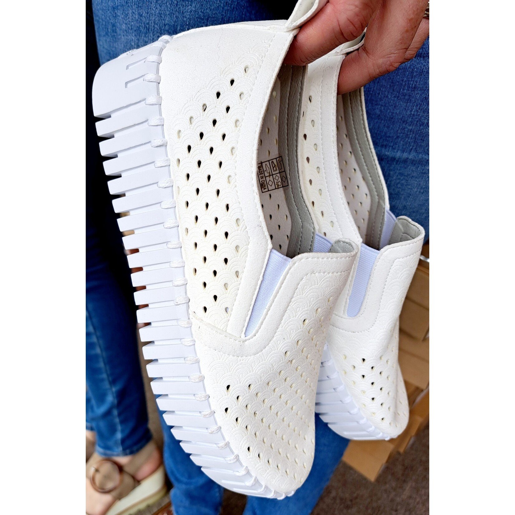 Isle Jacobsen Women Tulip Platform 141 in White by Isle Jacobsen