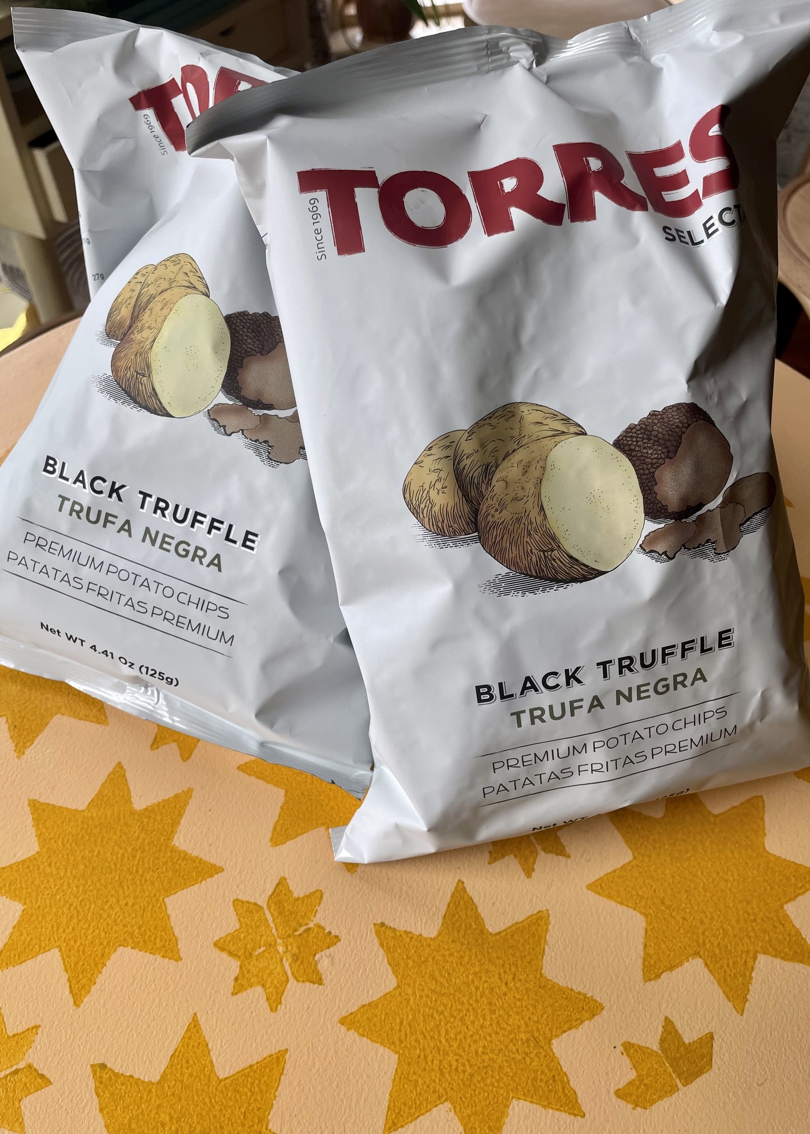 Torres Selecta Black Truffle Chips 4.41oz (125g)