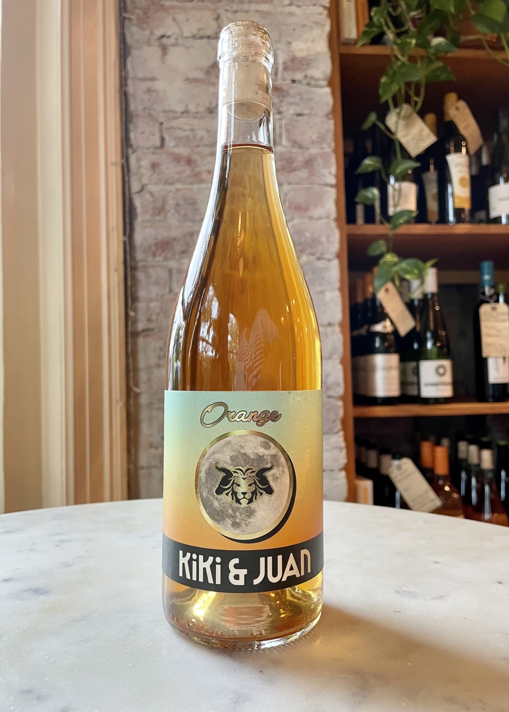 Kiki & Juan Orange, Utiel-Requena, Valencia, Spain 2022