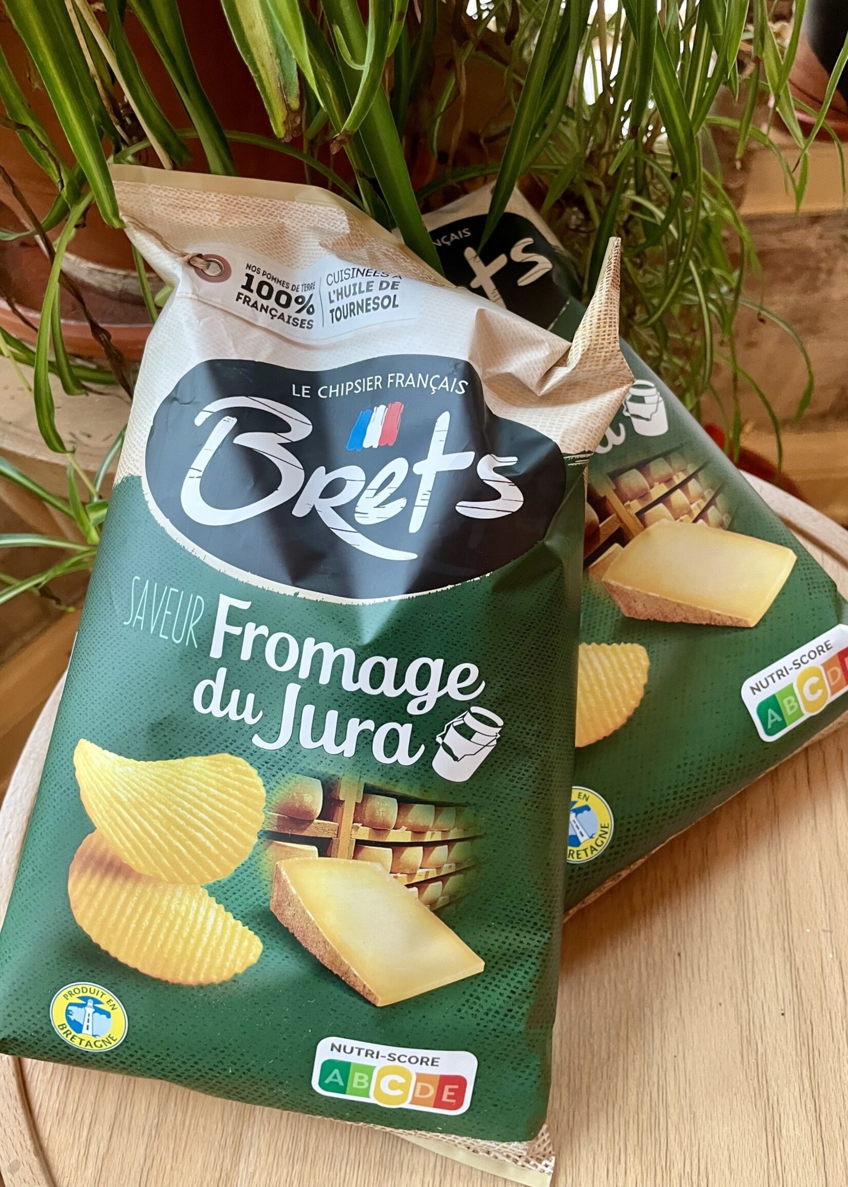 Brets Le Chipsier Français Saveur Fromage du Jura Potato Chips, Bretagne, France 5.4oz (125g)