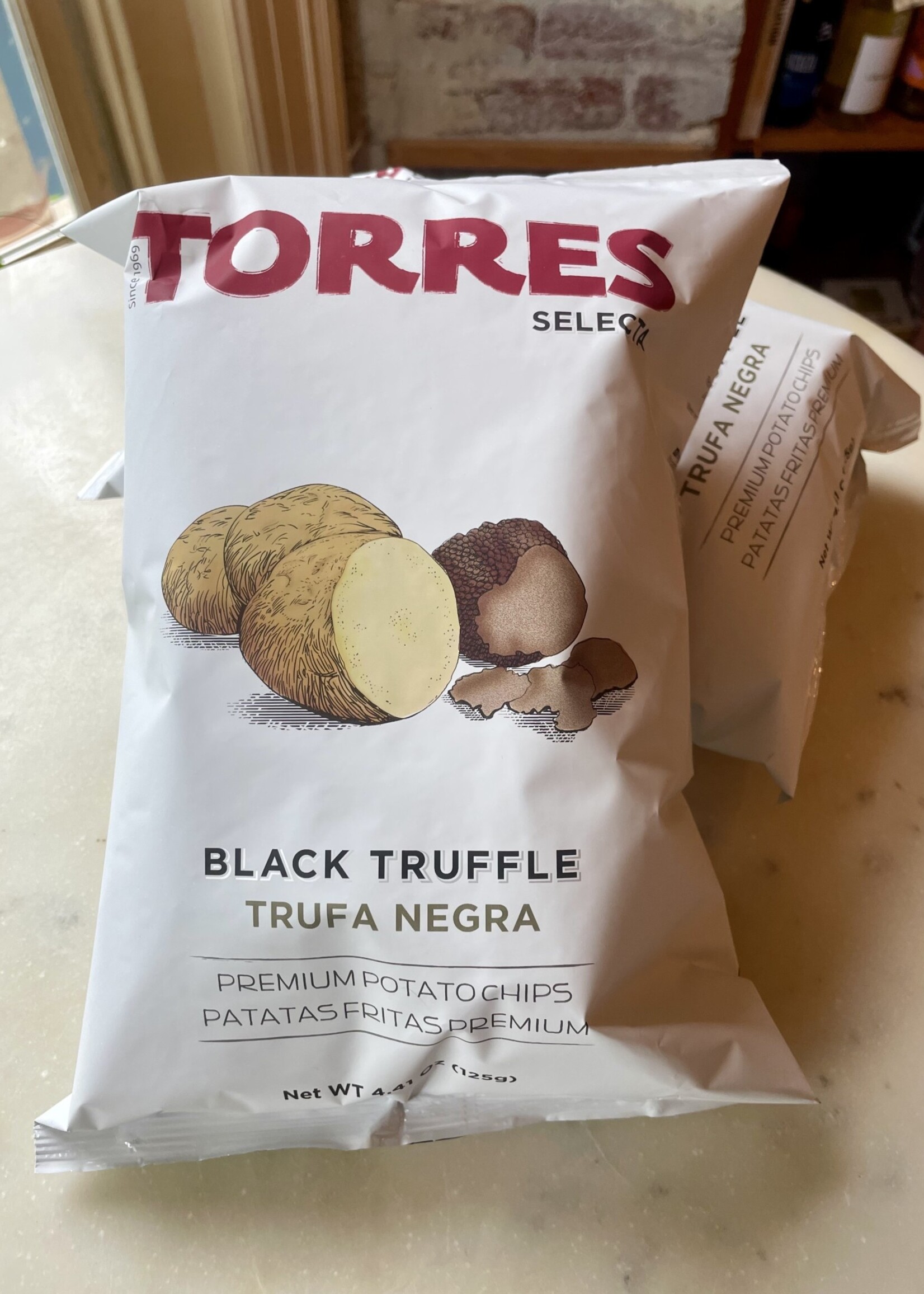 Torres Selecta Black Truffle Chips 4.41oz (125g)