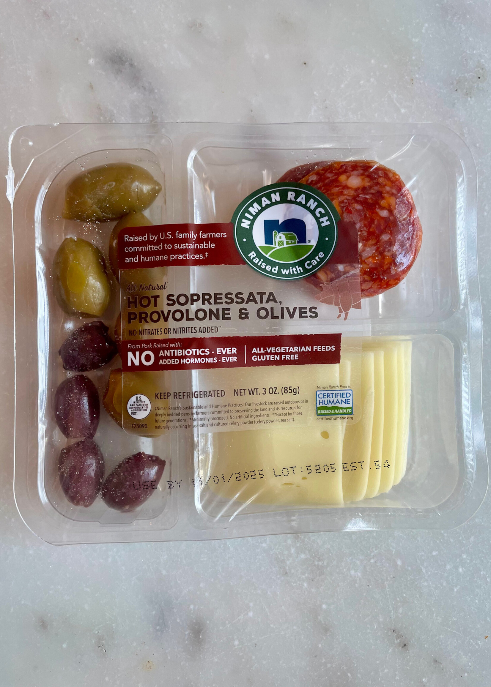 Niman Ranch, Hot Sopressata, Provolone & Olives 3oz (85g)