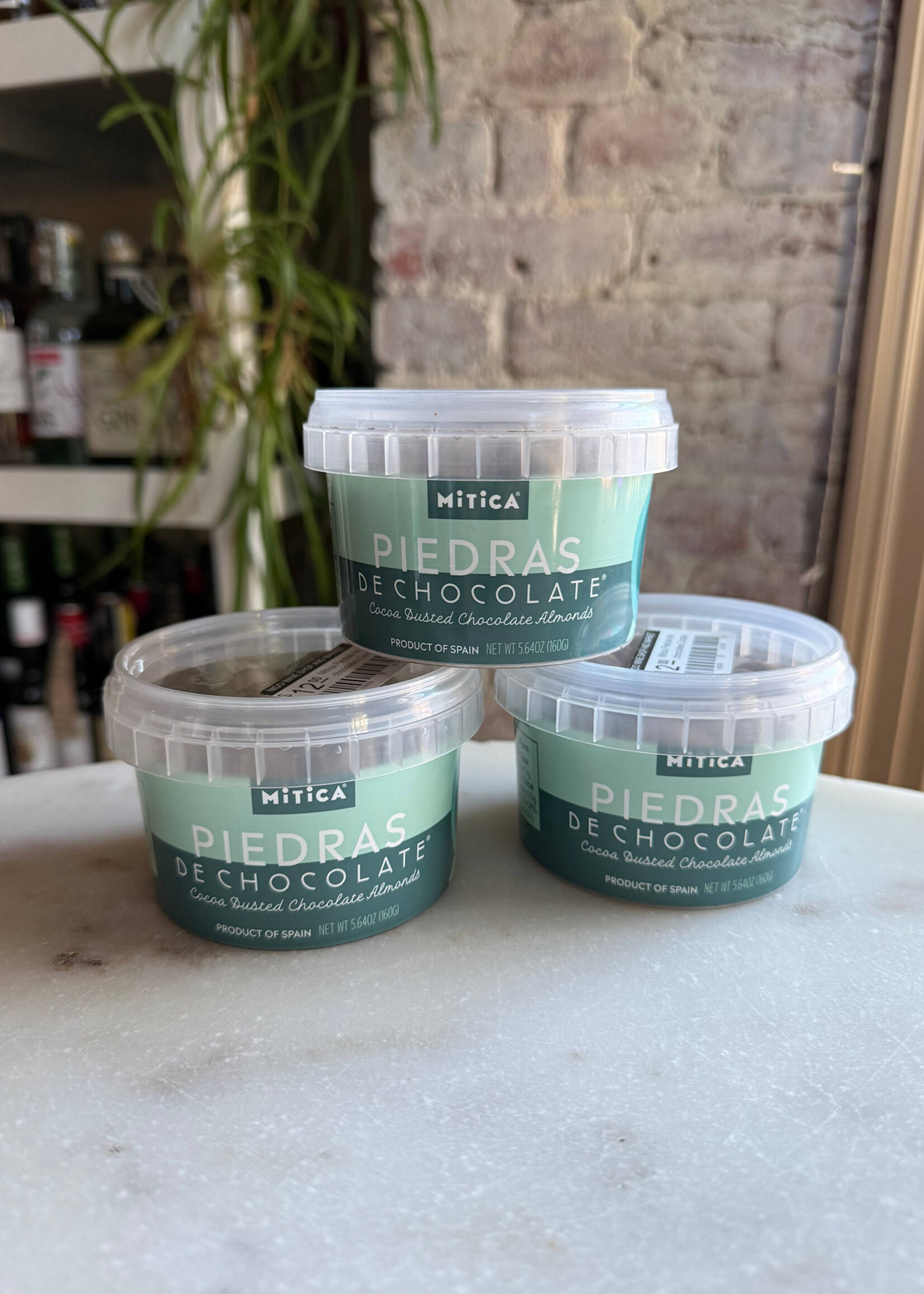 Mitica Piedras de chocolates Cocoa Dusted Chocolate covered Almonds 5.64oz (160g)