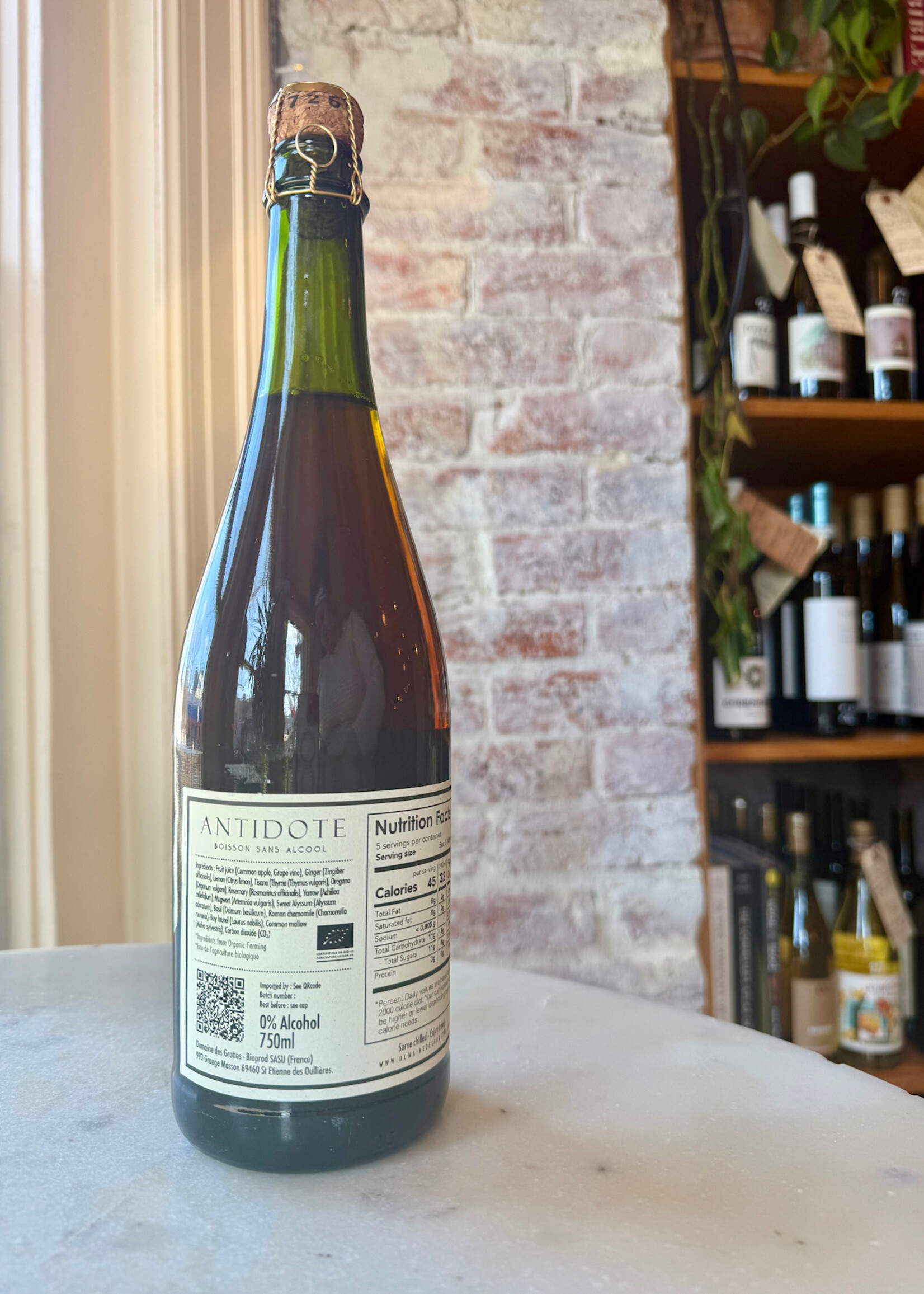 Domaine Des Grottes Antidote, Saint-Étienne-des-Ouillieres, Beaujolais, FranceNV