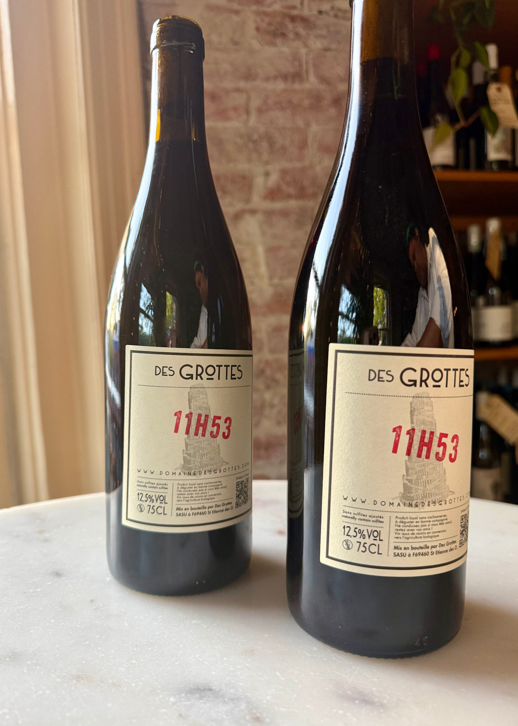 Domaine Des Grottes, 11H53, Saint-Étienne-des-Ouillieres, Beaujolais, FranceNV