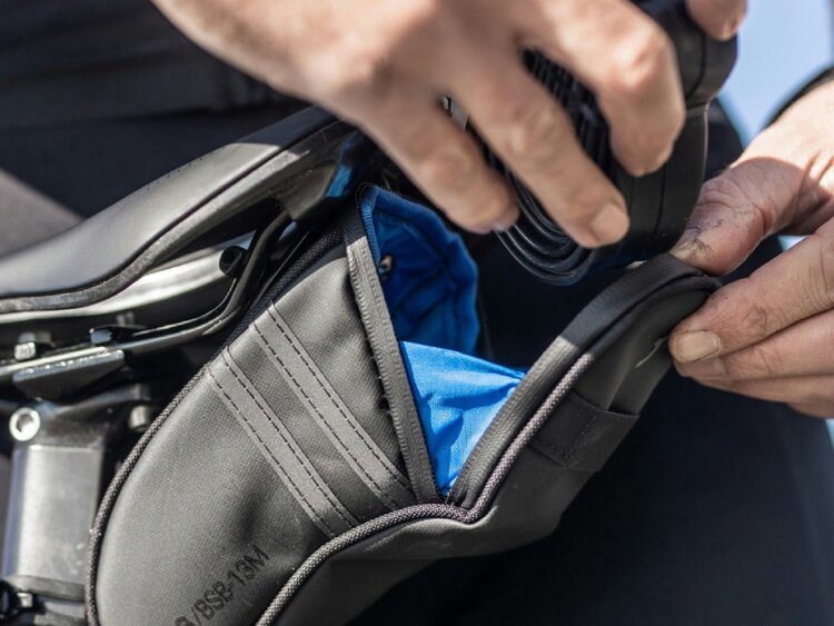 BBB BBB Curvepack Reflect Med Saddlebag