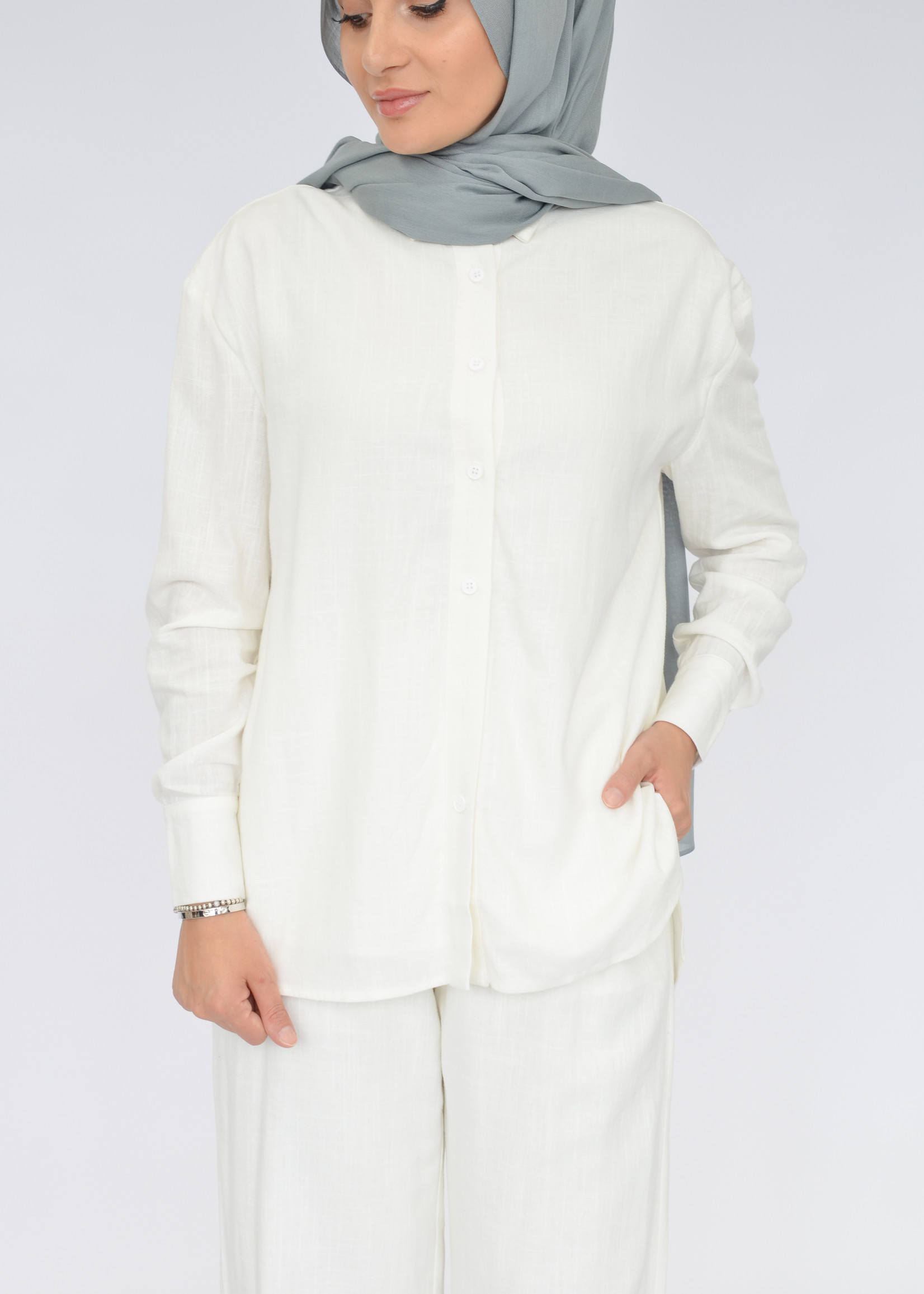 Nasiba Fashion Balmy oversized shirt / White