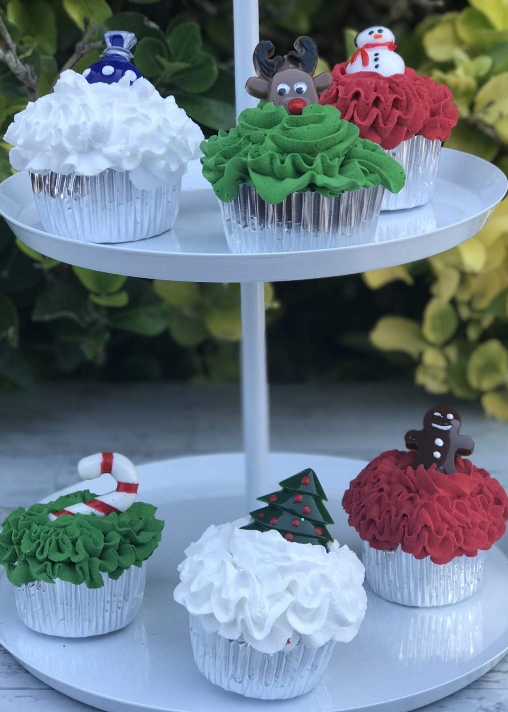 Design Decor Frosted Christmas Cupcakes (set of 6)