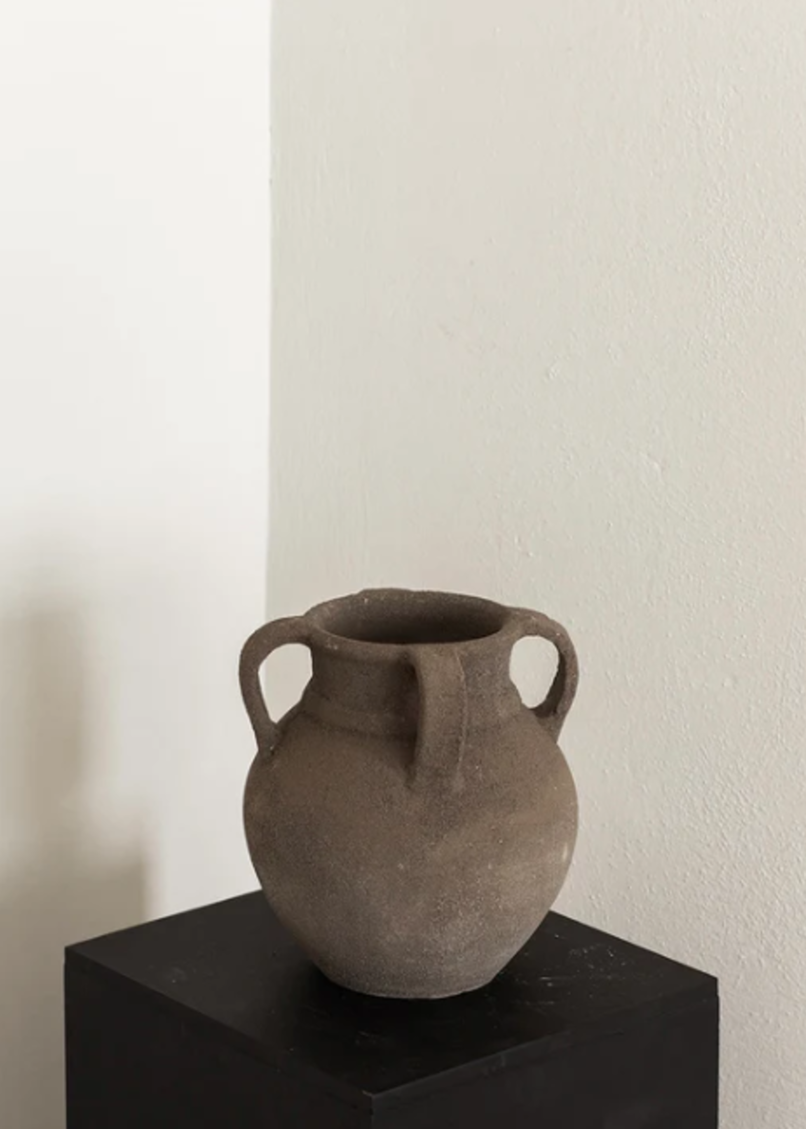 Design Decor Luna Vase - Brownstone