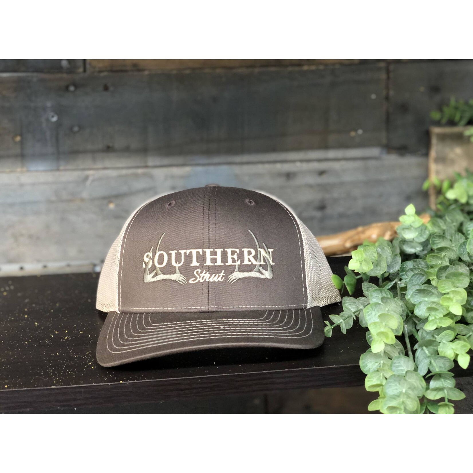 Southern Strut Southern Strut Southern Antlers Embroidered Snapback Hat