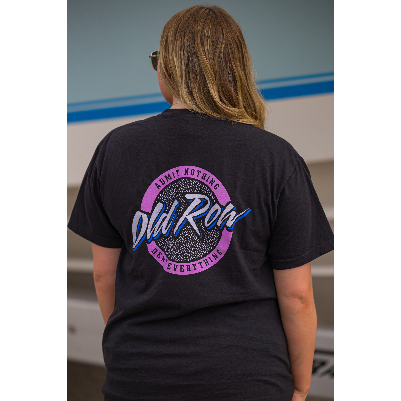 OLD ROW Old Row Outdoors Women's Black w Pink Circle Logo Pocket S/S TEE Shirt